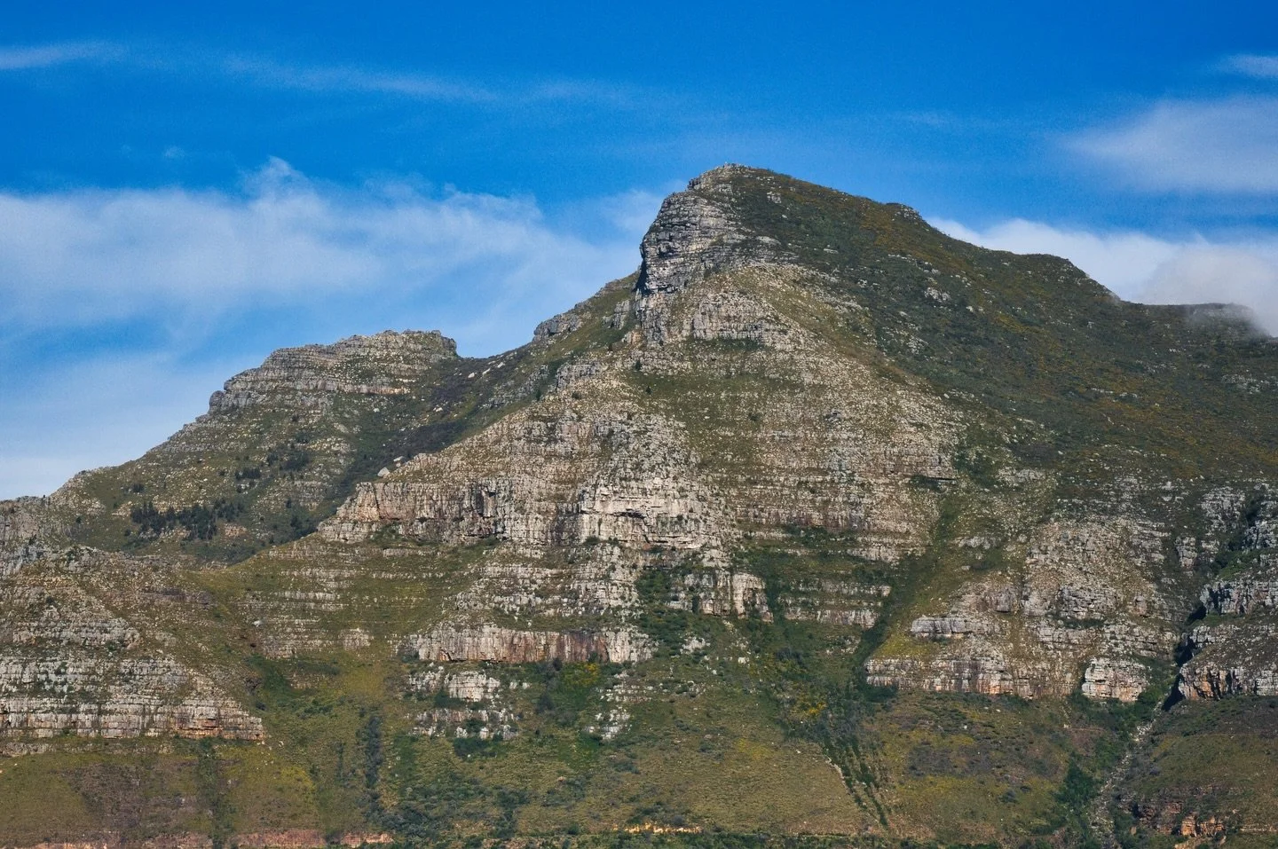 📍 Cape Town, South Africa 

Today some photos from my trip to Cape Town, South Africa.

In the middle of the city of Cape Town we can see the Table Mountain and today I am posting some photos of this mountain.

Table Mountain is one of the most icon