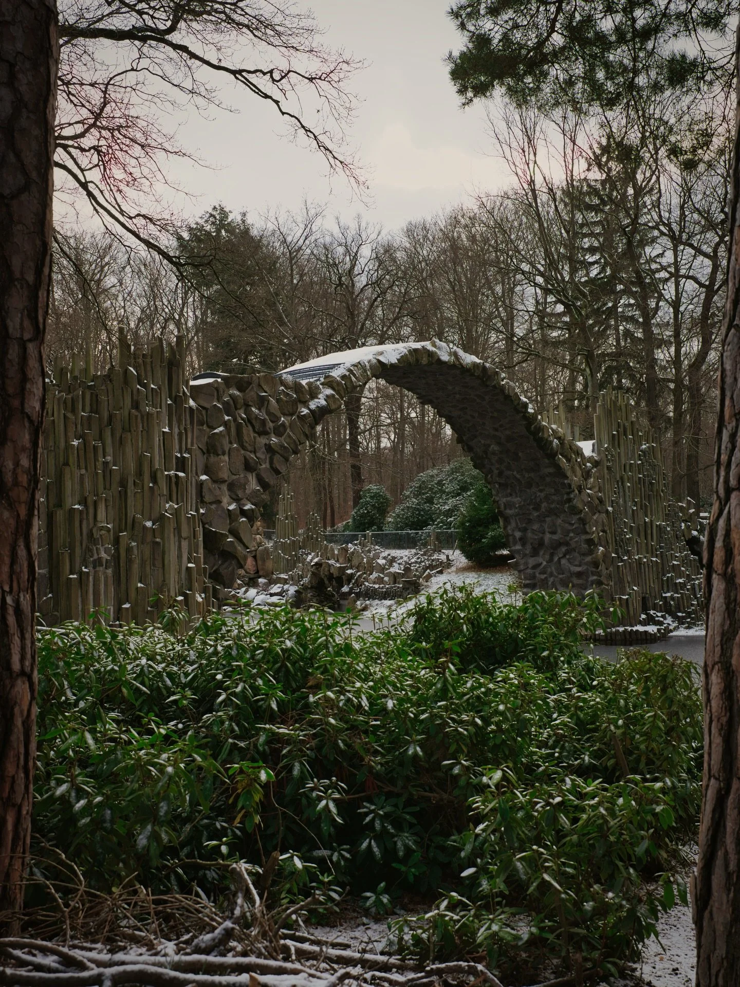 📍 Gablenz, Saxony, Germany 

Winter is almost over but today some snow photos at the Kromlau Azalea and Rhododendron Park in Saxony, Germany. 

The park has an area of 80-hectare in the village of Kromlau , in the municipality of Gablenz in the very