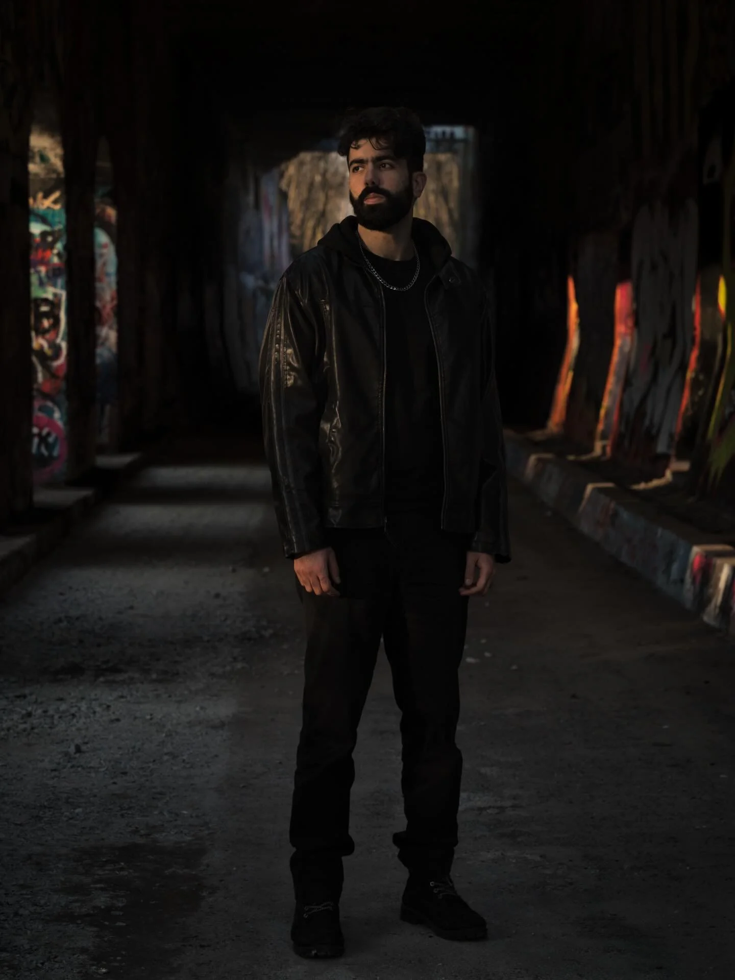 Today a new chapter of #myportraitphotographyjourney with an urban photoshoot featuring @beejphotography 

#travelwithlenses