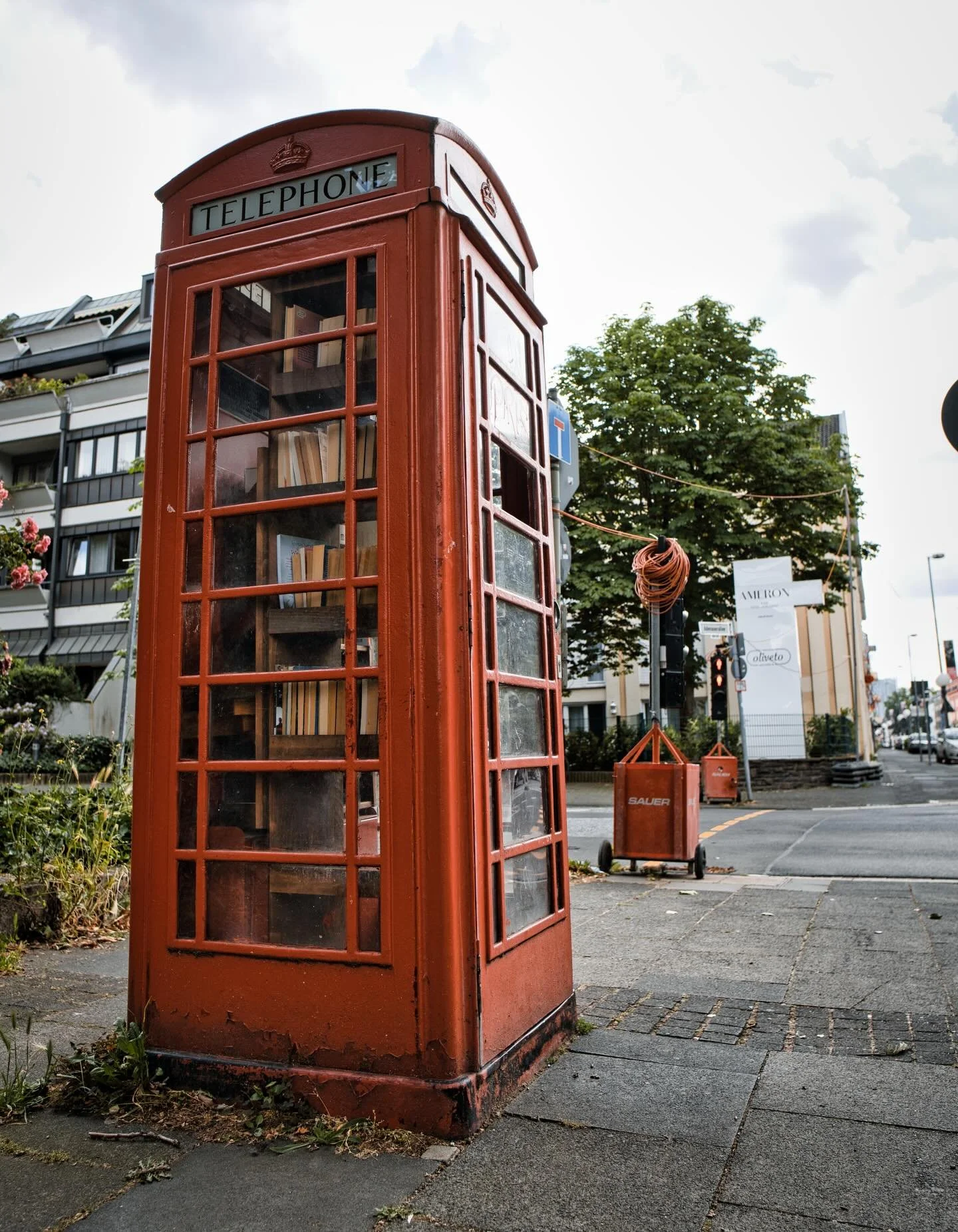 📍 Bonn, North Rhine-Westphalia, Germany

Throwback Thursday 

For today&rsquo;s TBT some photos from a walk around the streets of Bonn, Germany.

Bonn served as the capital of West Germanyfrom 1949 until 1990 and was the seat of government for reuni