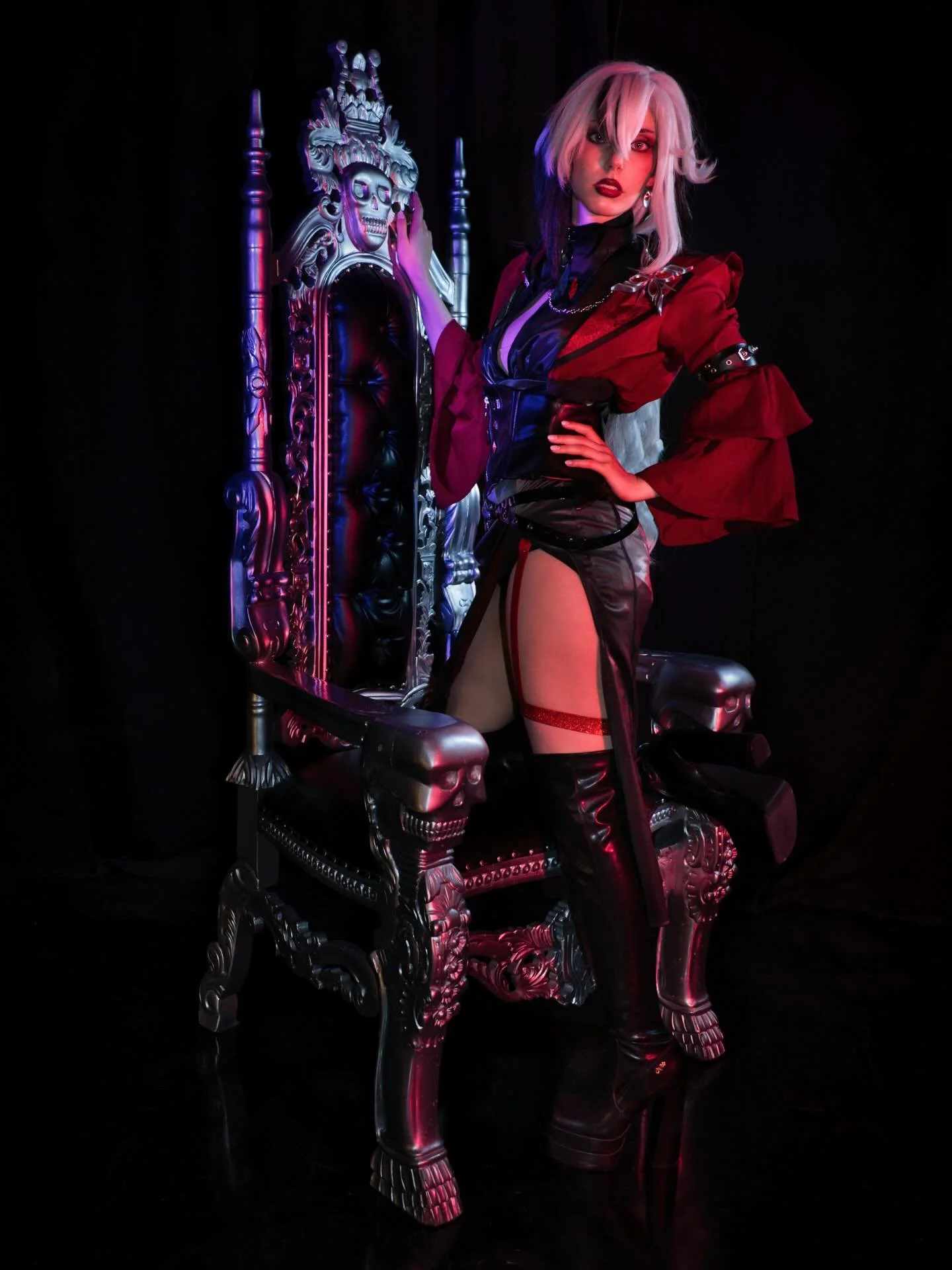 Today more photos from the Cosplay Photoshoot at @mietstudio_fotostyle_berlin as part of #myportraitphotographyjourney 

Today featuring @pearly.cos 

#travelwithlenses #cosplayberlin #cosplayphotographyberlin