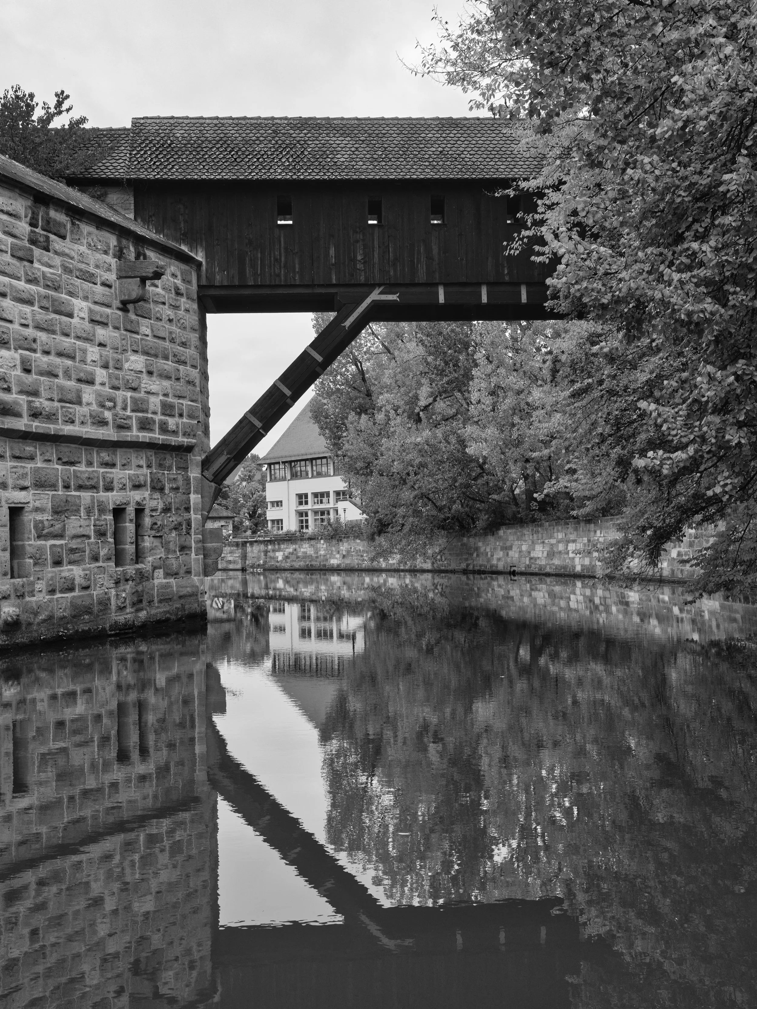 📍 Nuremberg, Bavaria, Germany 

Today some photos of a walk around the Kasemattentor in Nuremberg in Germany.

Walking around the Kasemattentor in Nuremberg offers a captivating journey through Germany&rsquo;s medieval military history. As you appro