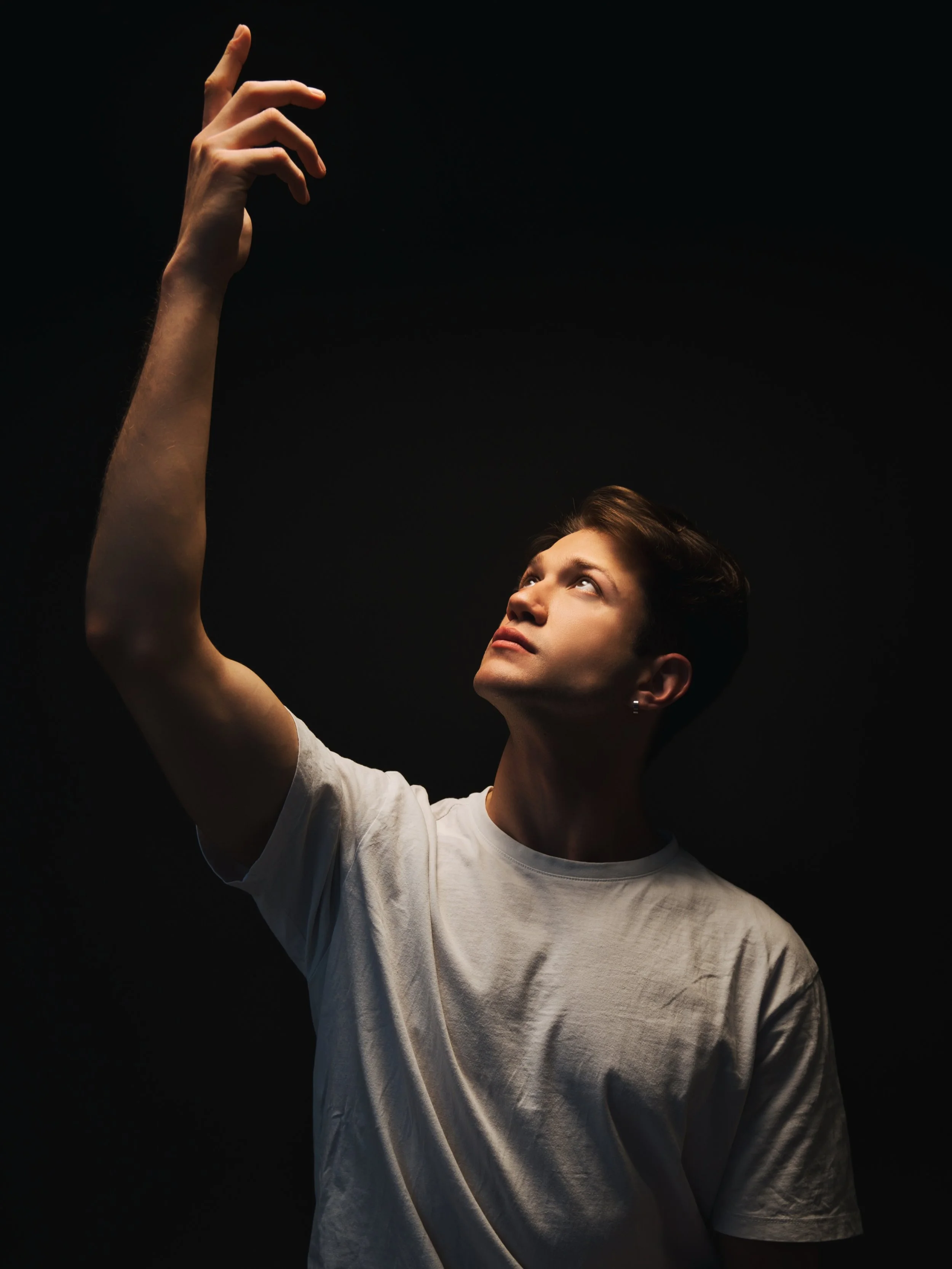 Today as part of #myportraitphotographyjourney some photos of the studio photoshoot with @maximpuvol 

#travelwithlenses #studiophotoshoot
