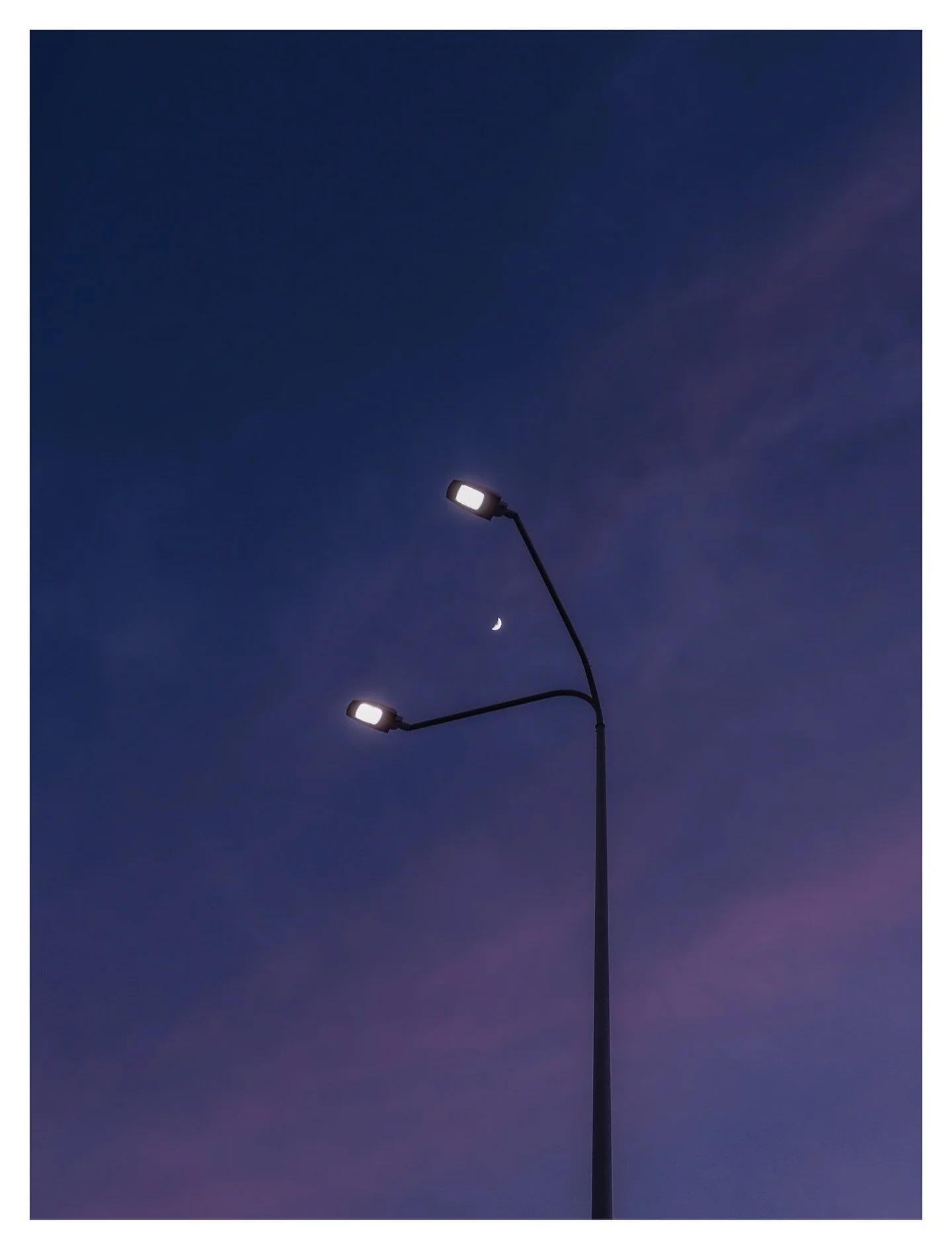 &rlm;testing the X-HALF It&rsquo;s a startup camera for beginners. It brings back the joy of everyday shooting without overcomplicating things. Perfect for family , daily moments, and just enjoying photography again.
#fujifilmksa #fujifilmme #advance