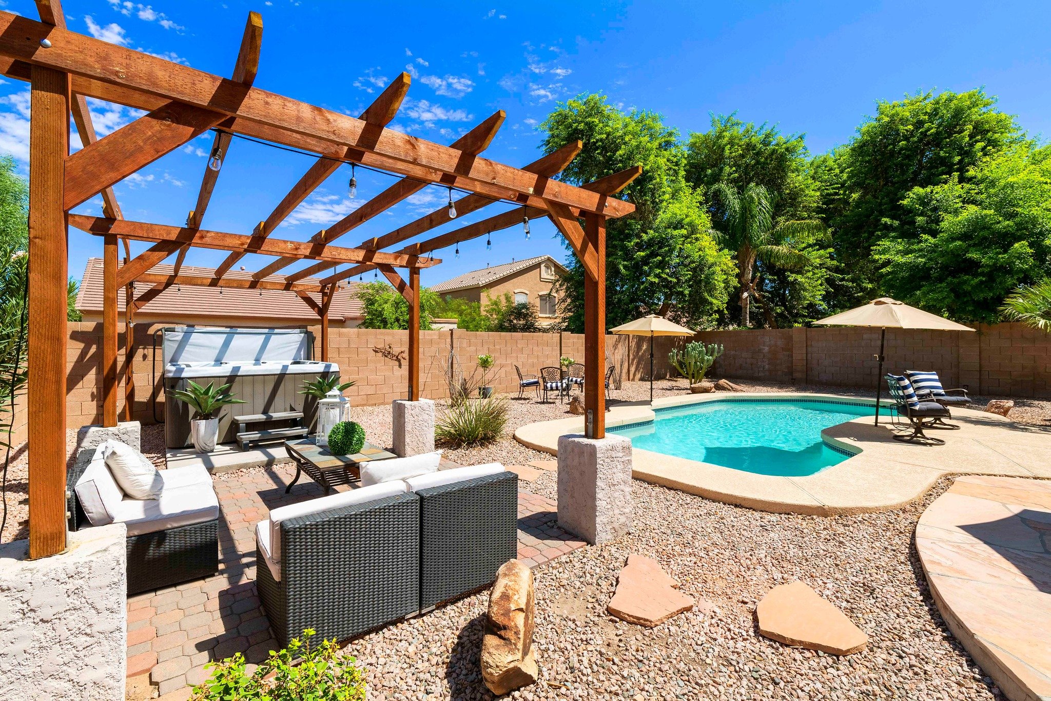 Landscapes that sell the lifestyle. Photos that share the vision.

Book a shoot with us today!