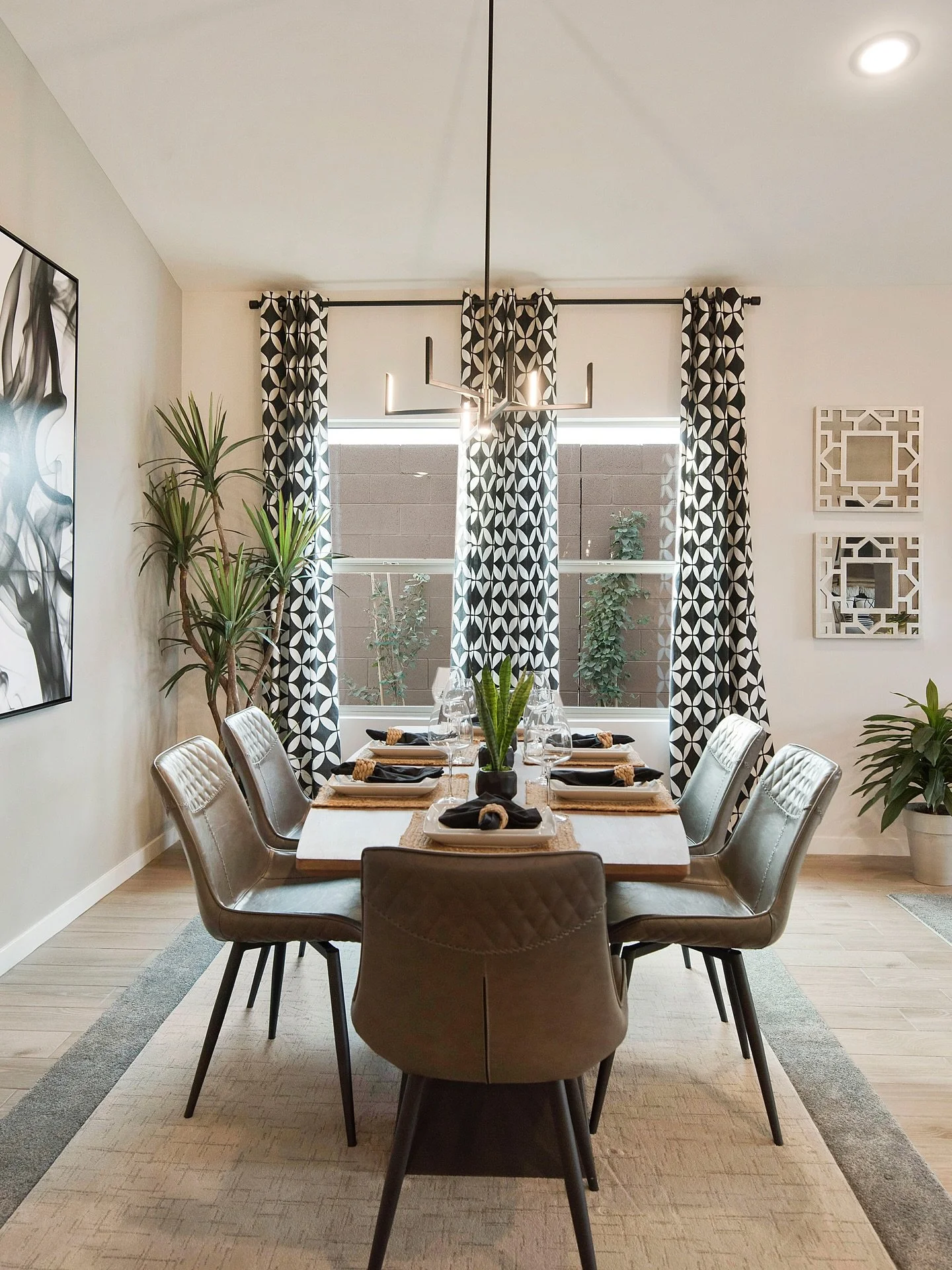 Just add some light💡 

We always find the perfect light to showcase your home at its best

📸 captured by @phoenix_virtual_tour

#ListingPhotography #ArizonaHomes #FirstImpressionMatters #movingtoaz 
#welcometoarizona
#arizona 
#AZRealEstate 
#AZrea