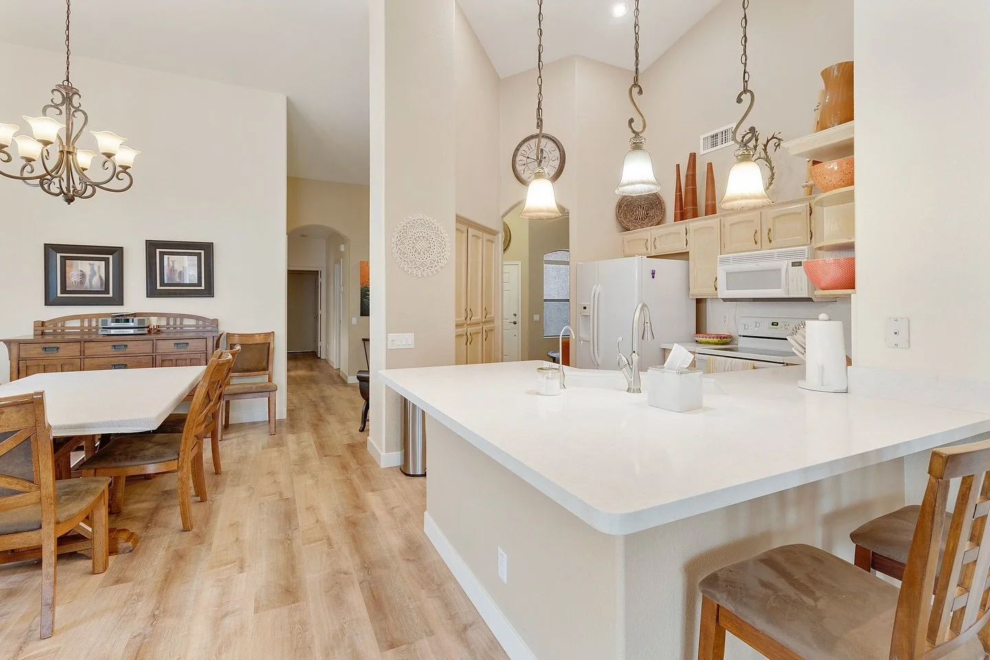 Never looked so good! Our team is highly skilled to bring out the best in any home☀️🏠

#ListingPhotography #ArizonaHomes #FirstImpressionMatters #movingtoaz 
#welcometoarizona #RealEstateLeaders#RealProducers
#arizona 
#AZRealEstate 
#AZrealtor 
#ph