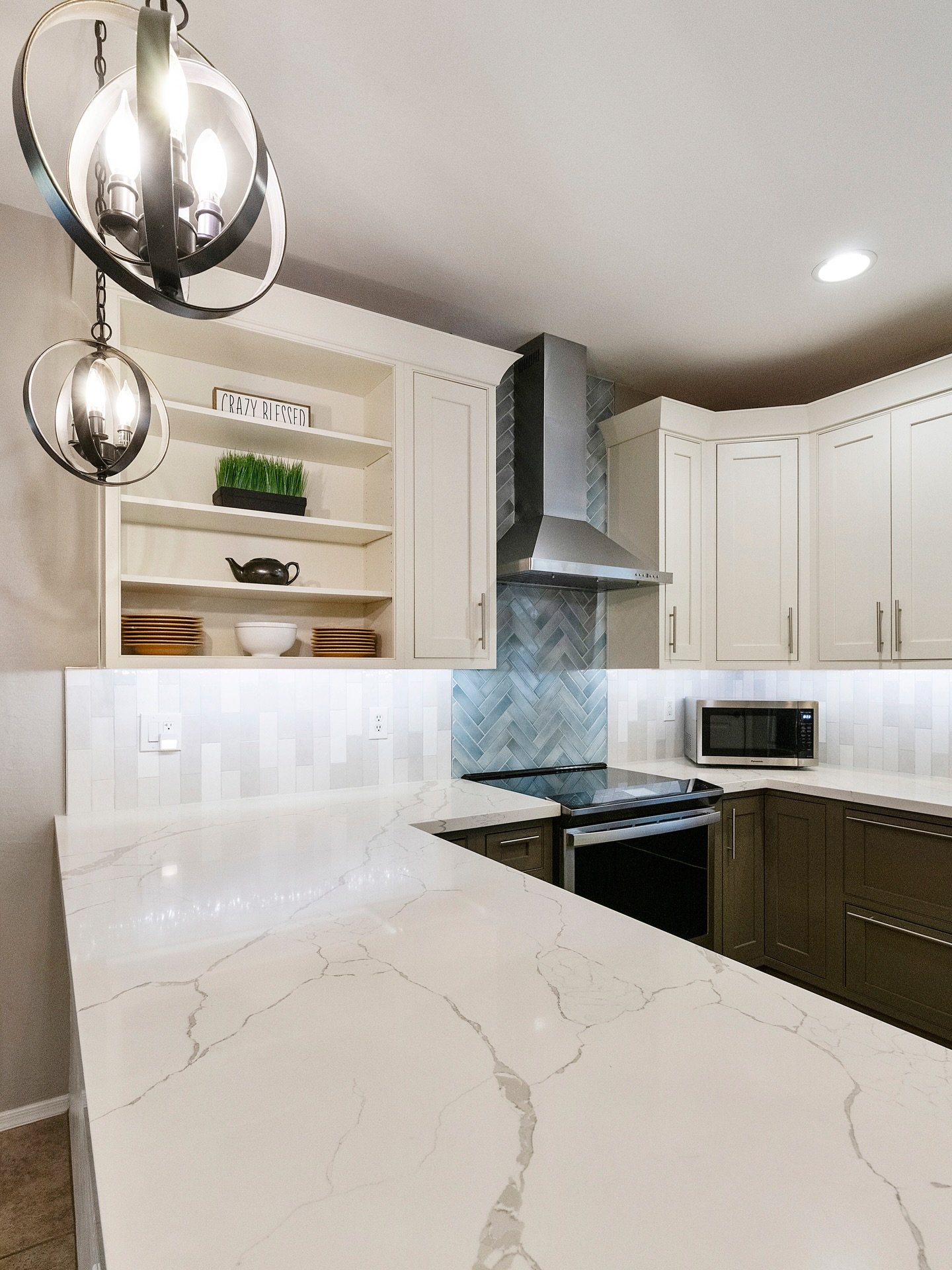 Real people. Real quality. Bringing your listing back to life with stunning media that stands out. 📸✨

#ListingPhotography #ArizonaHomes #FirstImpressionMatters #movingtoaz 
#welcometoarizona #RealEstateLeaders#RealProducers
#arizona 
#AZRealEstate 