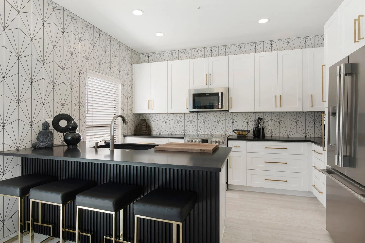 The kitchen isn&rsquo;t just a room&hellip; it&rsquo;s the heart of the home.
Morning coffee. Family dinners. Late-night conversations.

It&rsquo;s where buyers fall in love first.

#RealEstateMarketing #ListingPhotos #TwilightPhotography #RealEstate