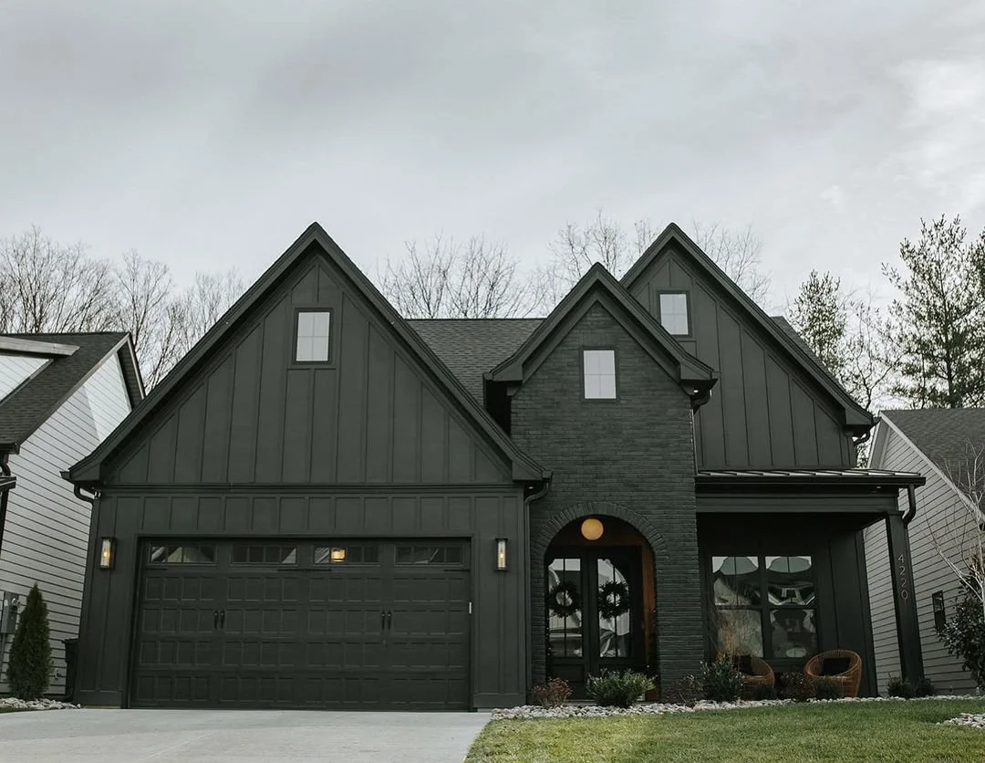 exterior 3.jpg