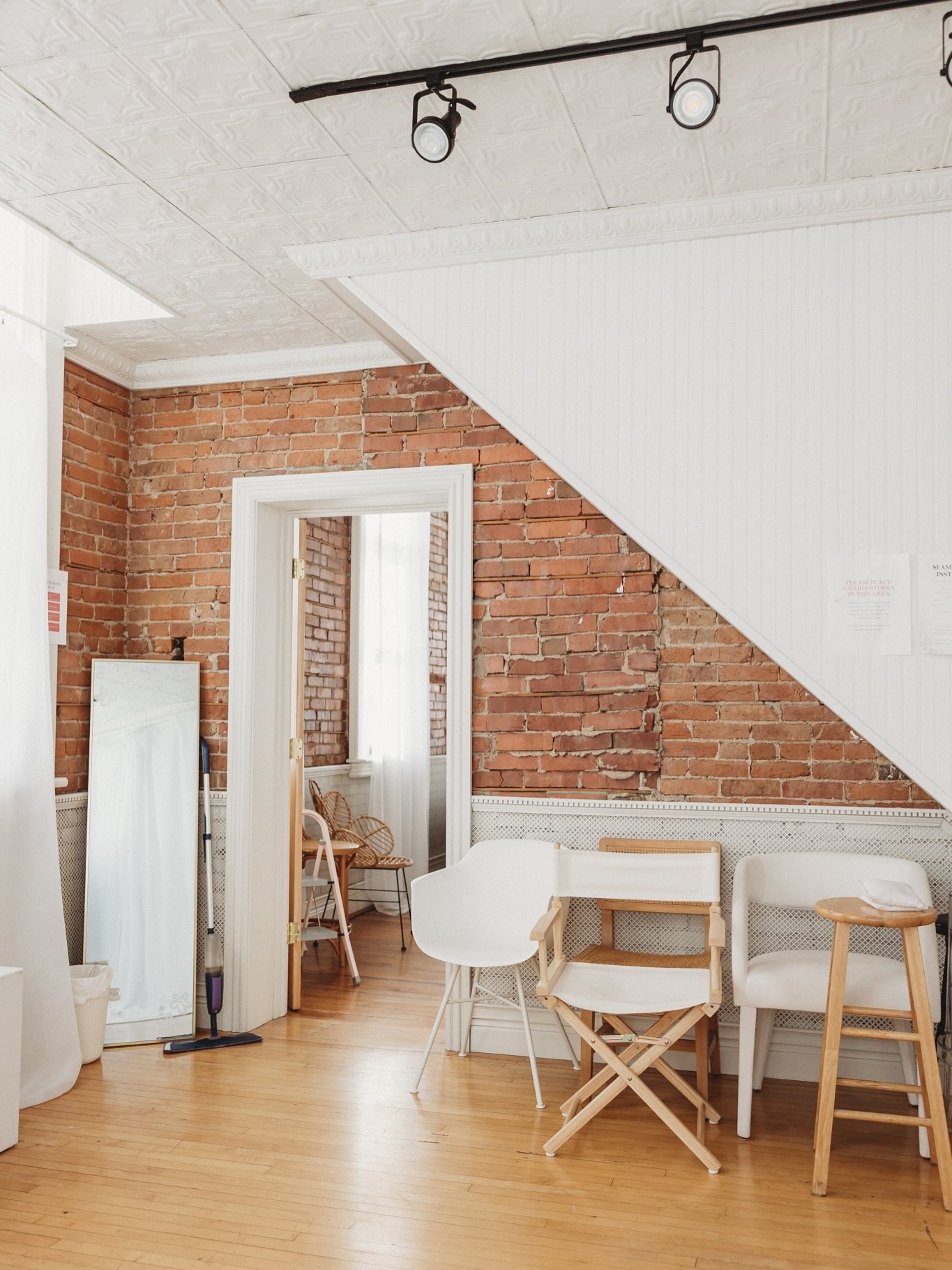 A glimpse into the white room - one of our most popular spaces in the studio. 

✨ 4&rsquo; seamless paper with 4 colors
✨ posing chairs + stools
✨curtain wall
✨white floor 
✨brick detail

Best light - morning