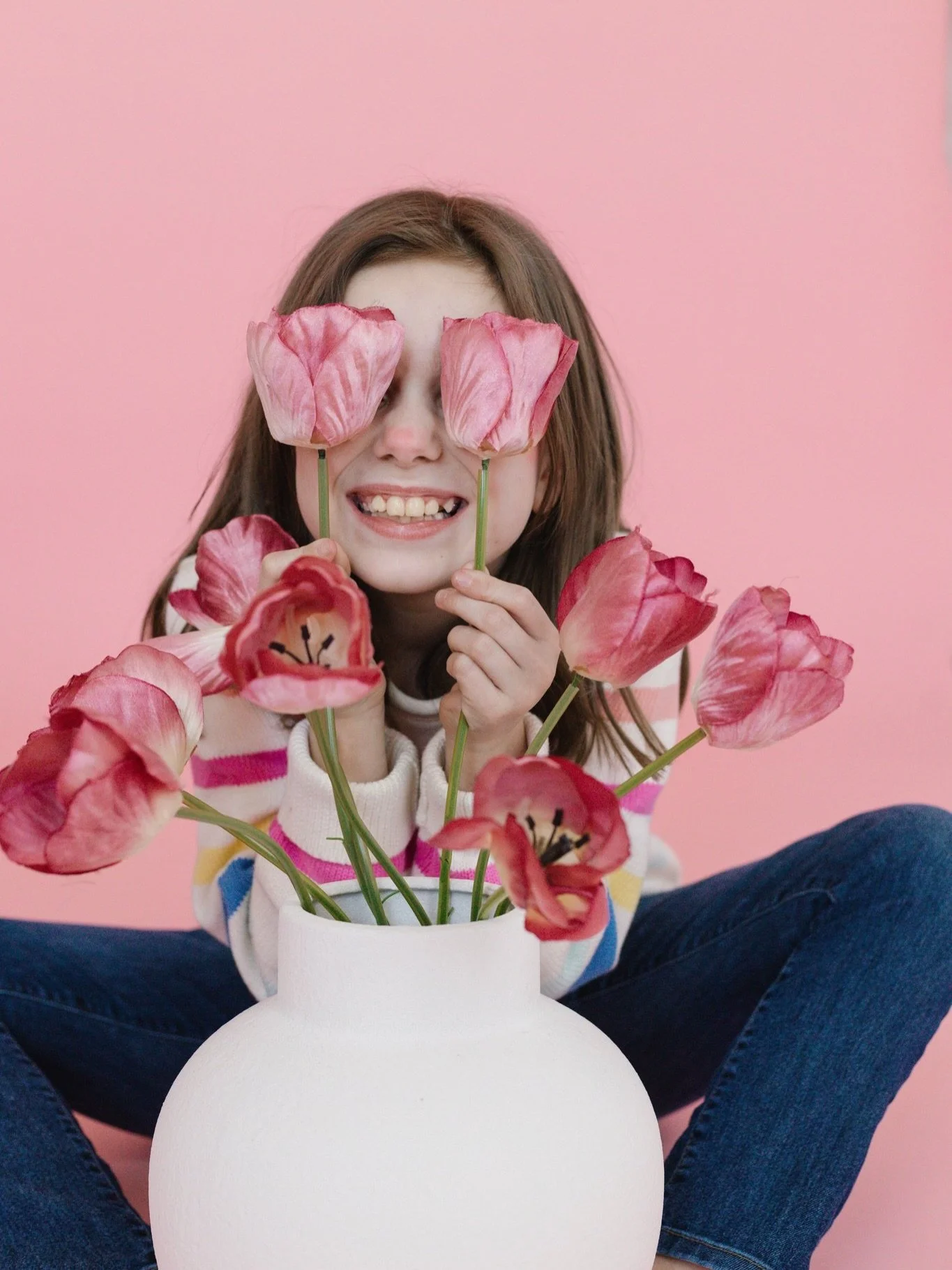 That spring feeling 🌸 

Daylight savings is upon us which means that the studio will have light EVEN longer!! ☀️ The sun shines in the white room and the lounge in the mornings and starts to shift to the bedroom after lunch - golden hour. Each space