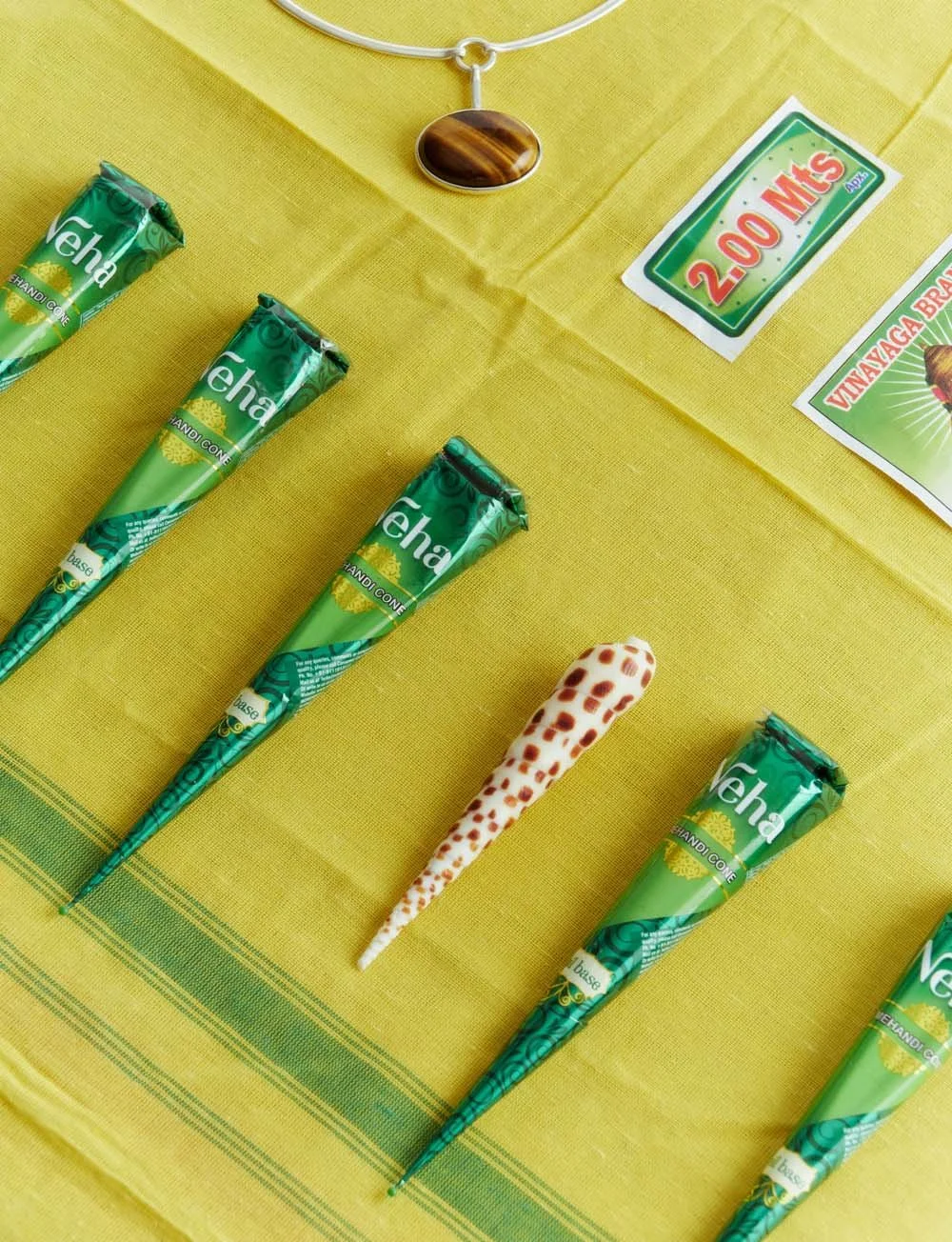 FLATLAY_YELLOW.jpg