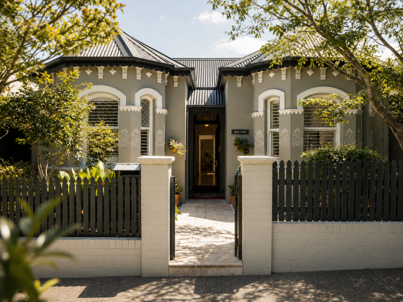 NEUTRAL BAY