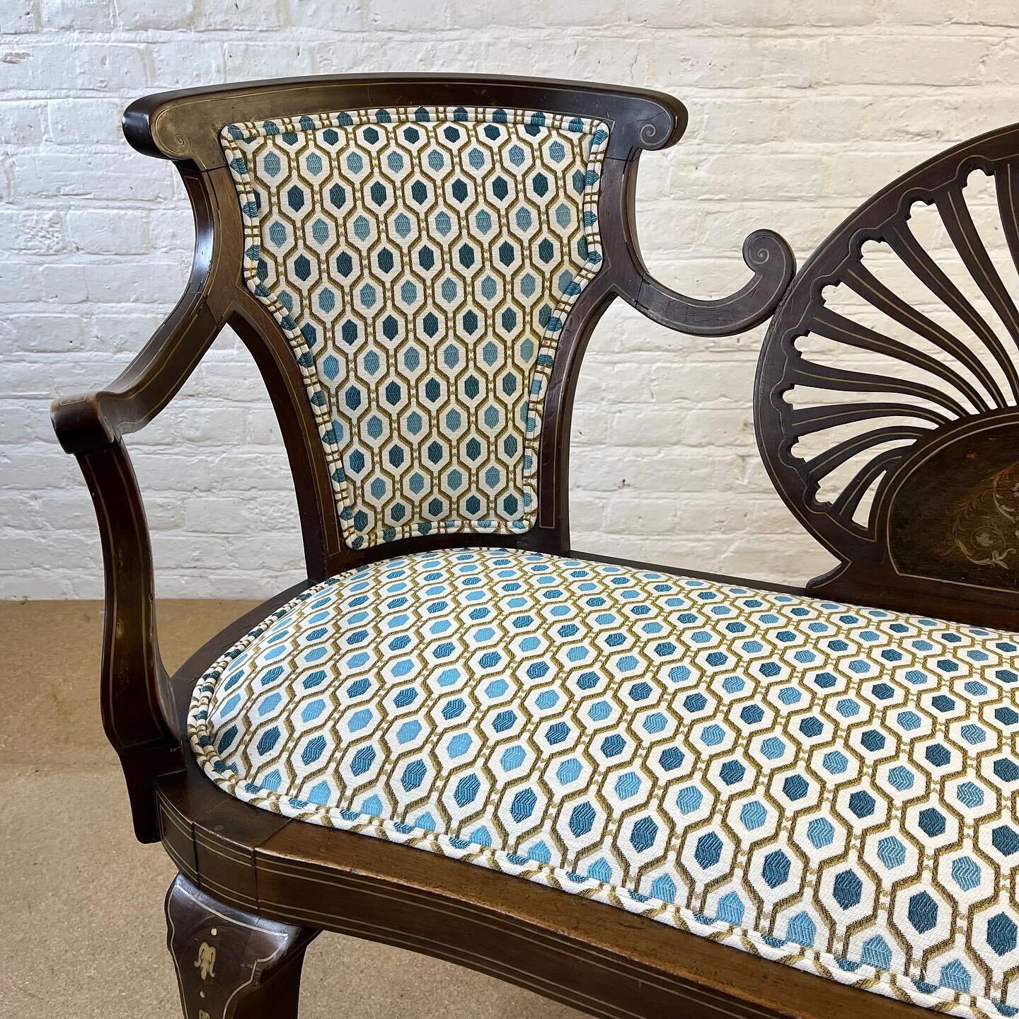 Antique chaise lounge recovered in @fryettsfabrics Recco collection fabric with double pipe accent
#chaiselongue #reupholstered #upholstery #upholsterer #leighonsea