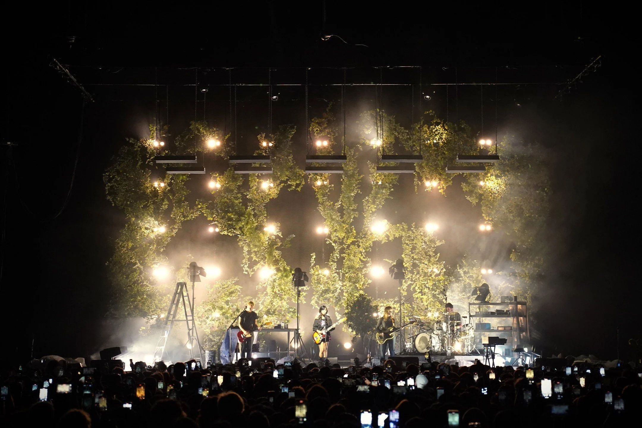 Beabadoobee US Tour

Had so much fun operating this beautiful show. 

@radvxz 
Design @danielprichardson 
Programming @lukejrolls 
Production Management @connorhoustonlive 
Lighting Techs @ktinajero8 and @jordynaupiuuu 
Supplier @christielites_na