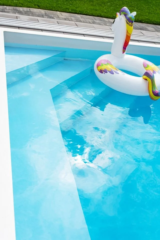 Bassein 7x3m*1.50m_polüpropüleenist