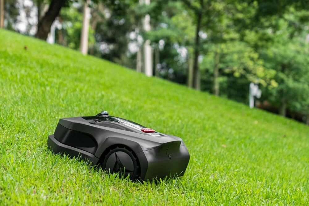 Robitniiduk kaablivaba LIDAR RTK iGarden-AWD L80 kuni 3000m2 alale.jpg (Copy) (Copy)