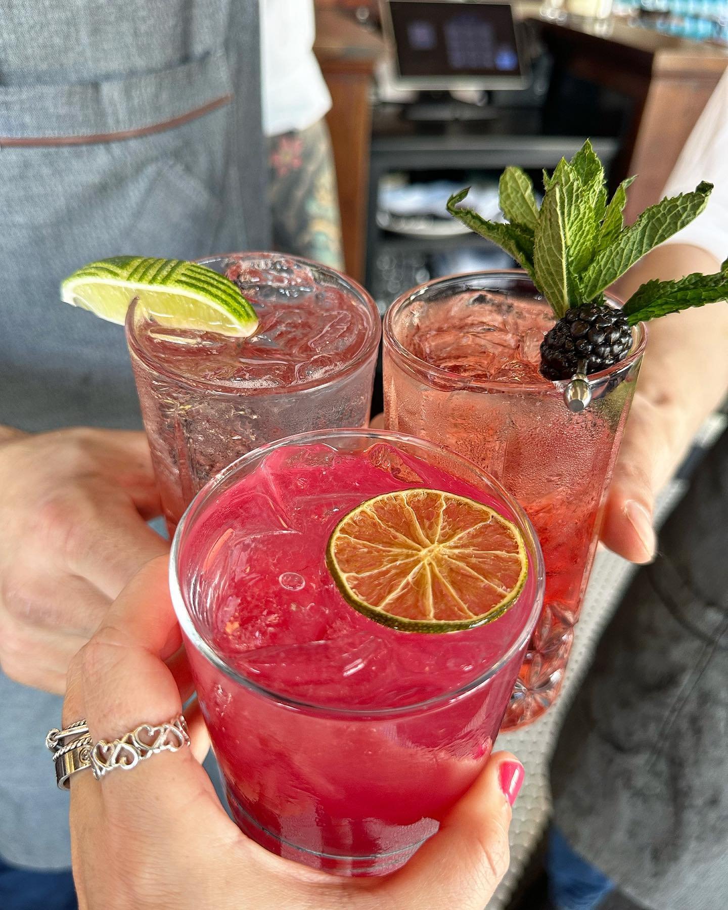Cheers to rooftop season opening soon ☀️ 🌺 🍹 

🌺 Stay tuned for announcements on the opening of our rooftop

#thepompanoct #norwalkct #sono #southnorway #norwalkconnecticut #eats #yum #cocktail #203 #203local #rooftop #rooftopseason #outdoordining
