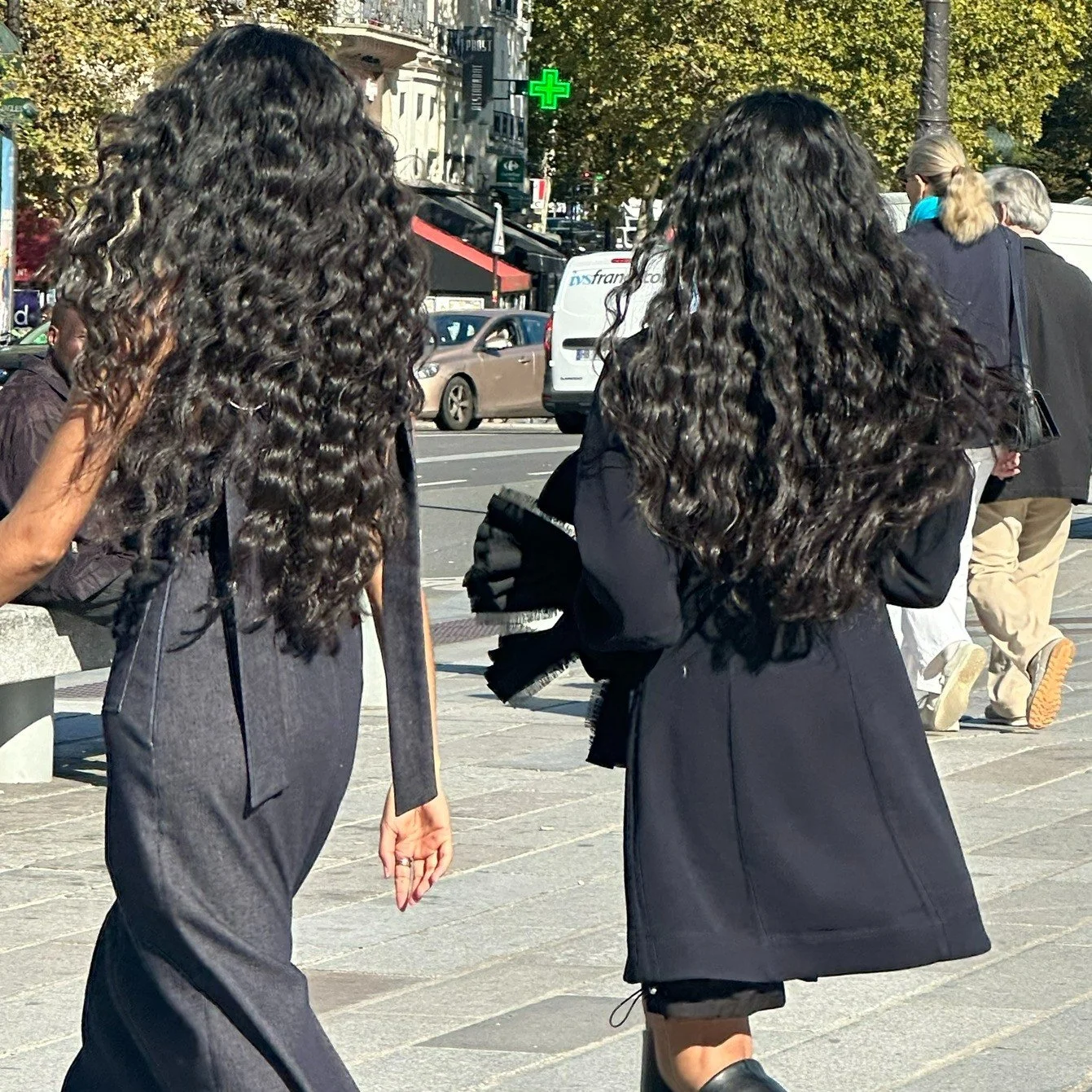 Two dresses, endless possibilities ✨

The Charlotte Dress with artisanal fringe details and the Vanessa Blazer Dress in wool-silk blend - made for Parisian strolls and evening plans, for confidence that comes naturally, for the wardrobe that works as