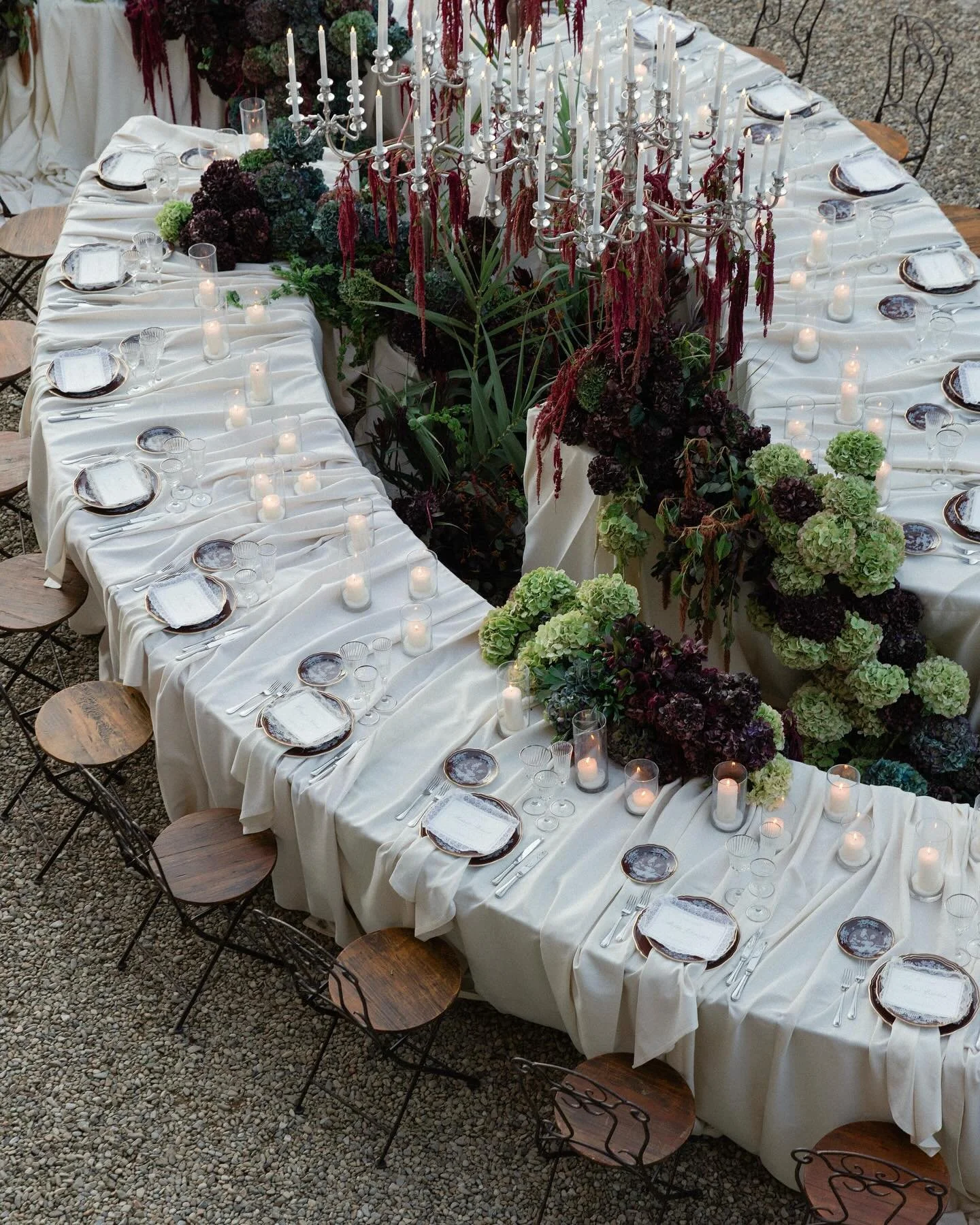 Love feels timeless in Tuscany, like living inside a Renaissance painting.

Wedding team:
Lead Photographer @elisabettalillyred
Venue @villa_la_commenda_concordia
Planner &amp; Concept @flyinglittlebirds
Executive Production Team @wed_vibes_talents
F