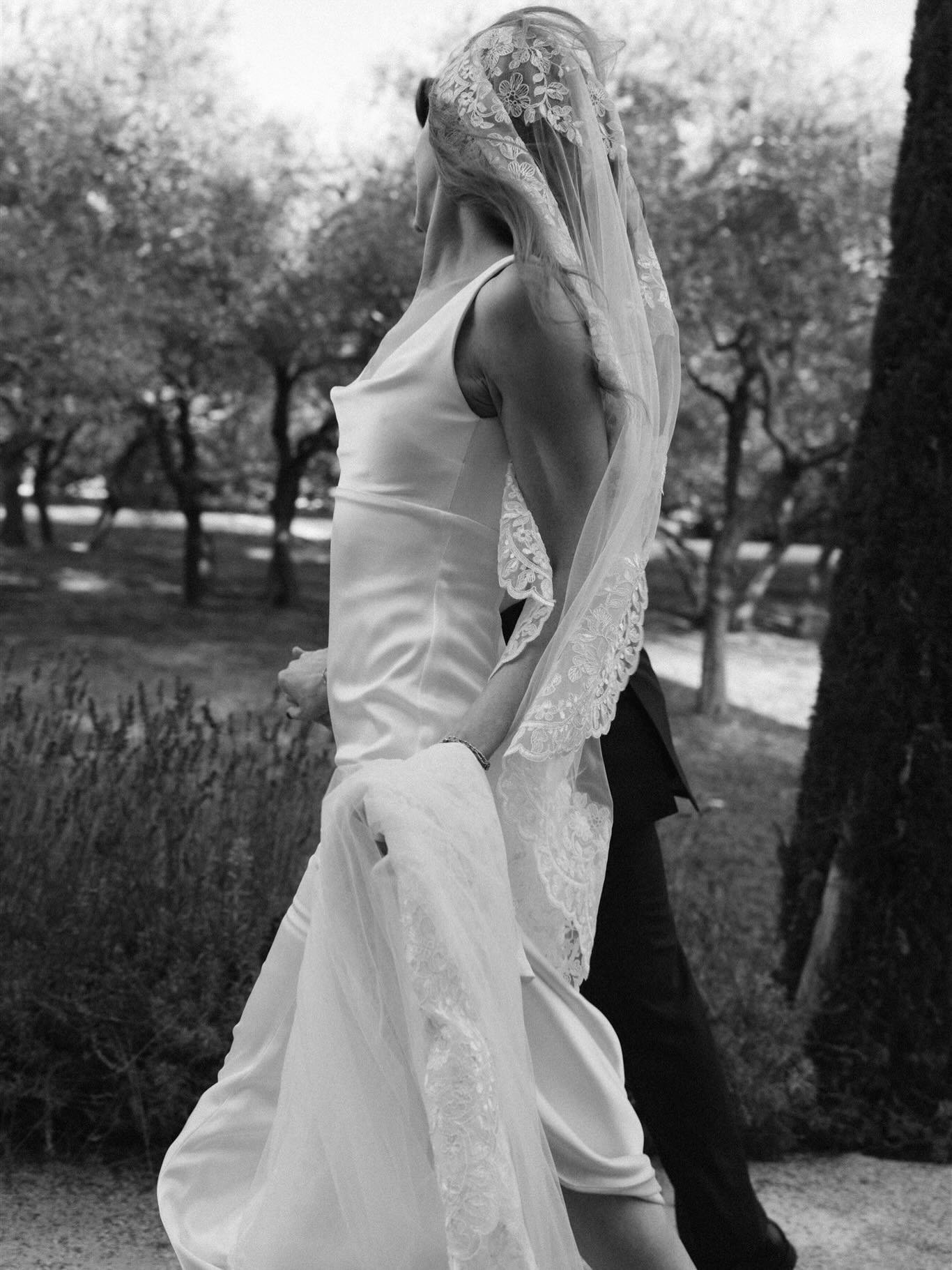 Missing that creative energy with you.
Afternoons of laughter and sunshine,and the kind of meetings that stay with you long after they&rsquo;re over.
@kyhastudios 
@le_petit_roulet 
@patiencejewellery 
@theartifacts 
@lavallerguetraiteur
@chris_dicks