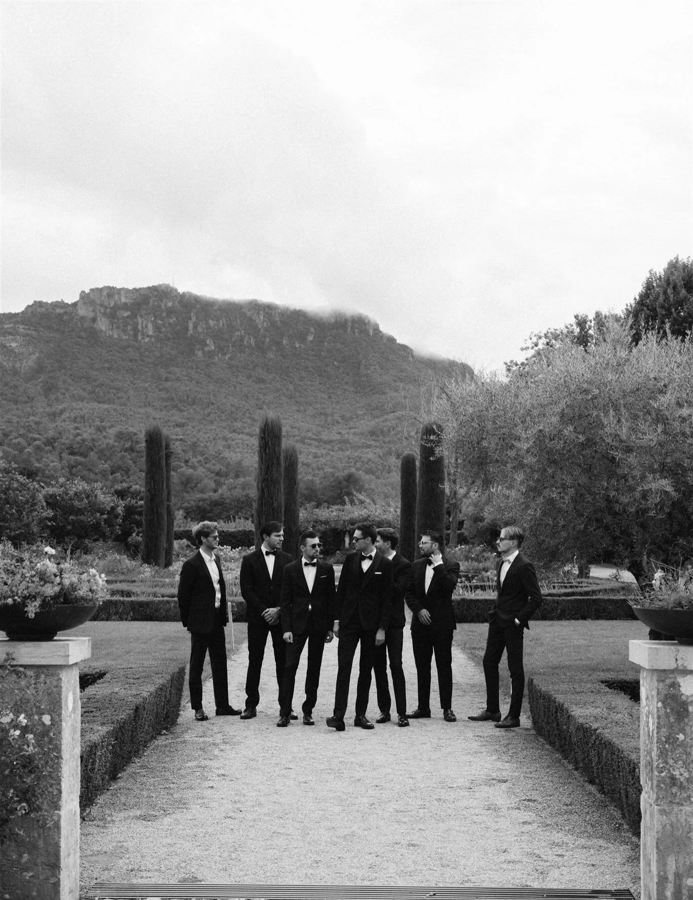 An Old Money inspired wedding defined by timeless elegance, where every detail is thoughtfully considered.
.

@lamarieeenprovence @bastidesaintjulien @love.content_ @alchemia.photoandfilm @roland_paix @vogueliveband_  @botaniquebazar @be_lounge_offic