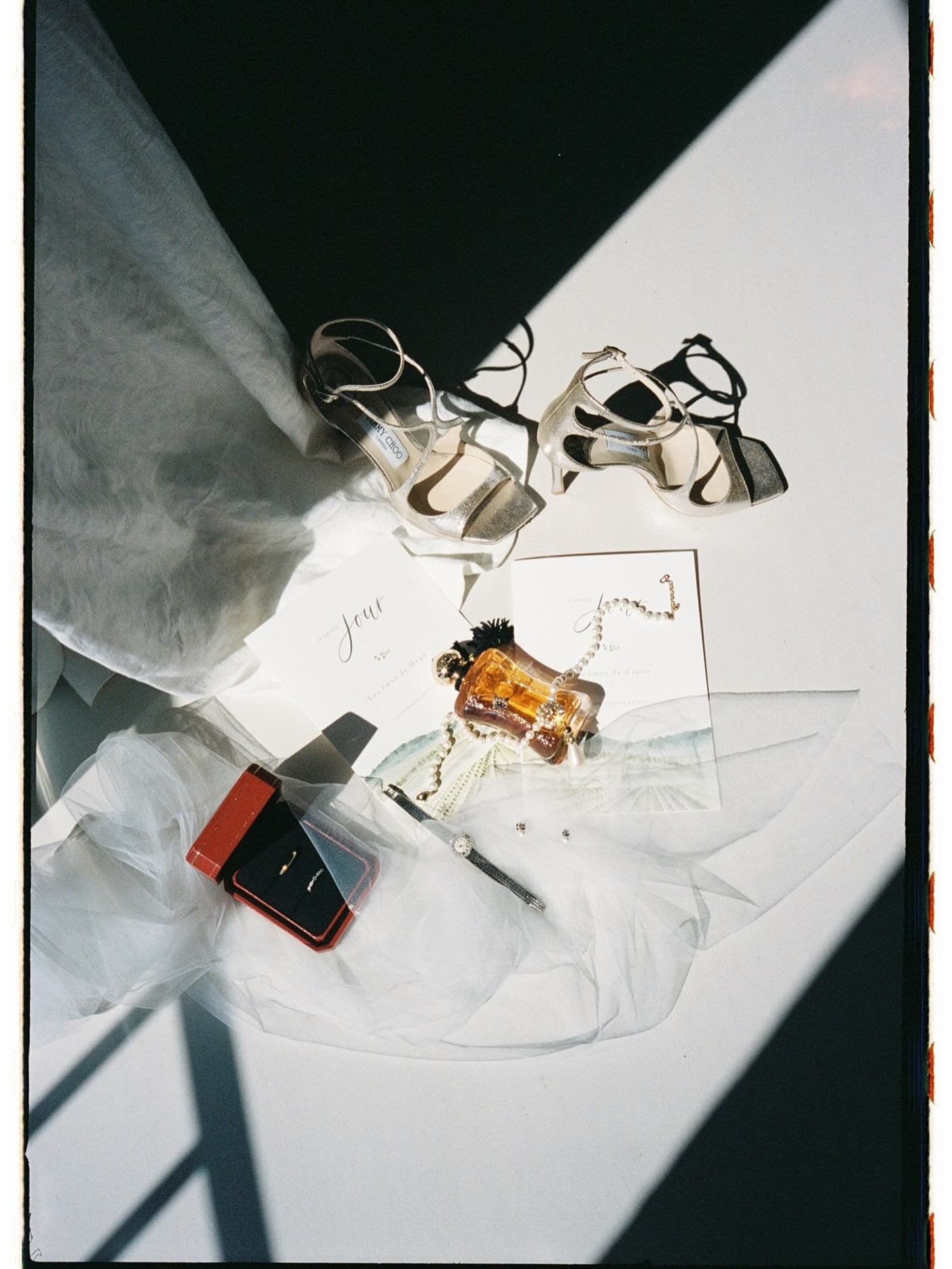 Sun-soaked vows, warm stone, cicadas singing softly in the background.
A memory from Hugo and Claire&rsquo;s wedding in Provence.
We already miss this golden atmosphere and we can&rsquo;t wait to experience all of this again under the southern sun.
.