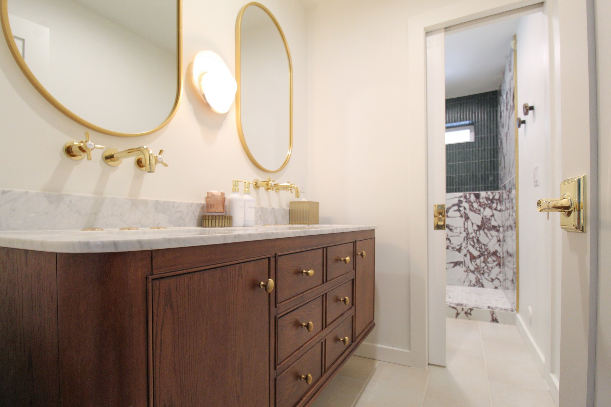 Arizona Kitchen with Stylish Hardware.jpg