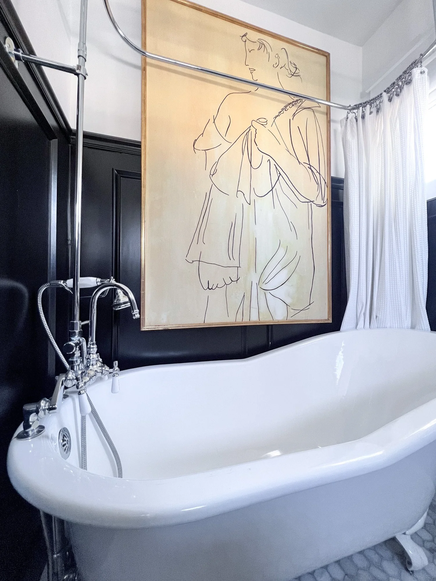 Black box trim and gilded artwork