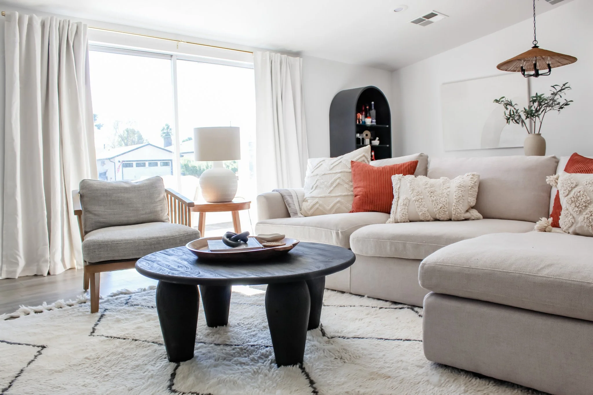 What’s In: Warm Minimalism & Cozy Modern Trends