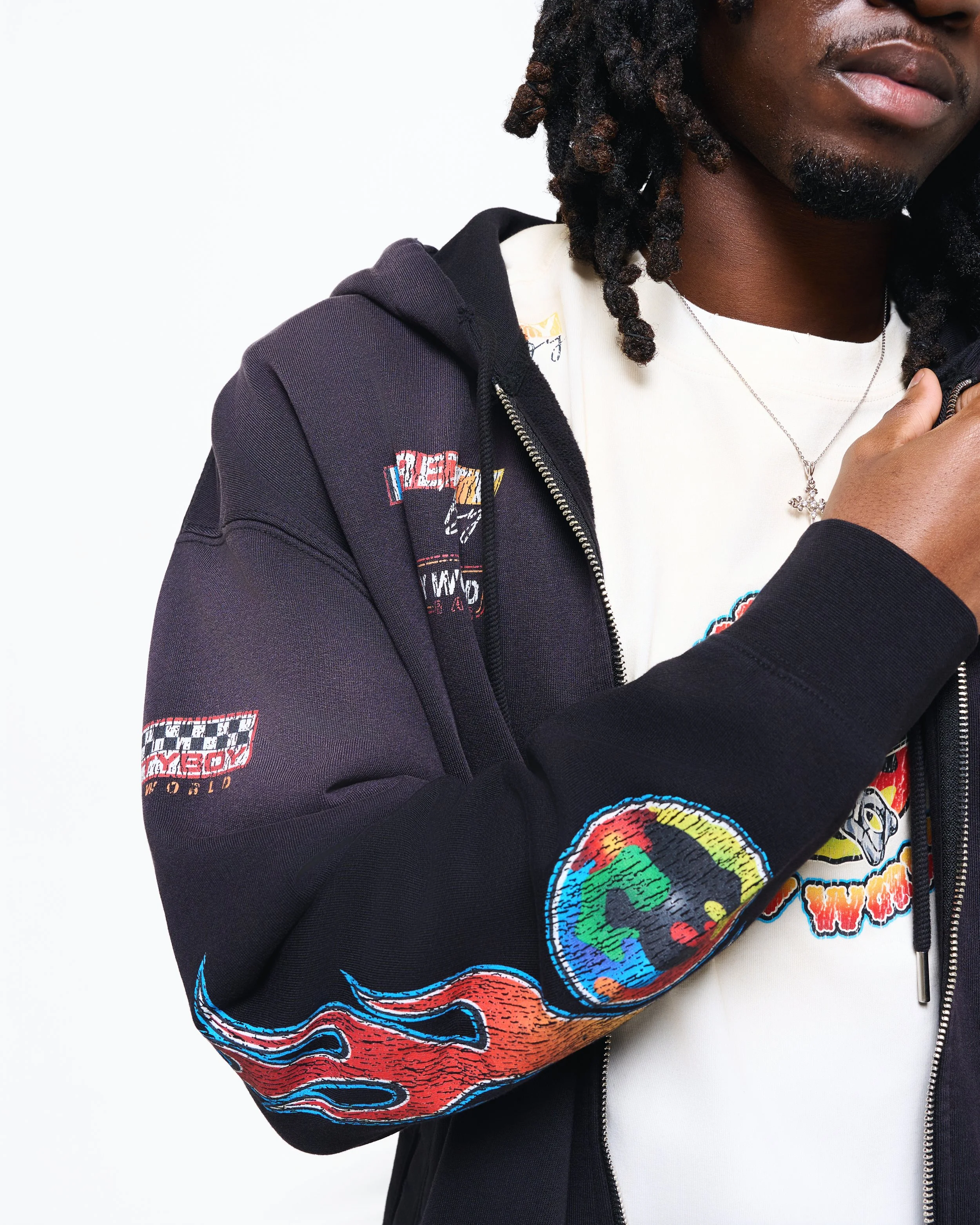 PRETTYBOYUGLYWORLD7407909.jpg