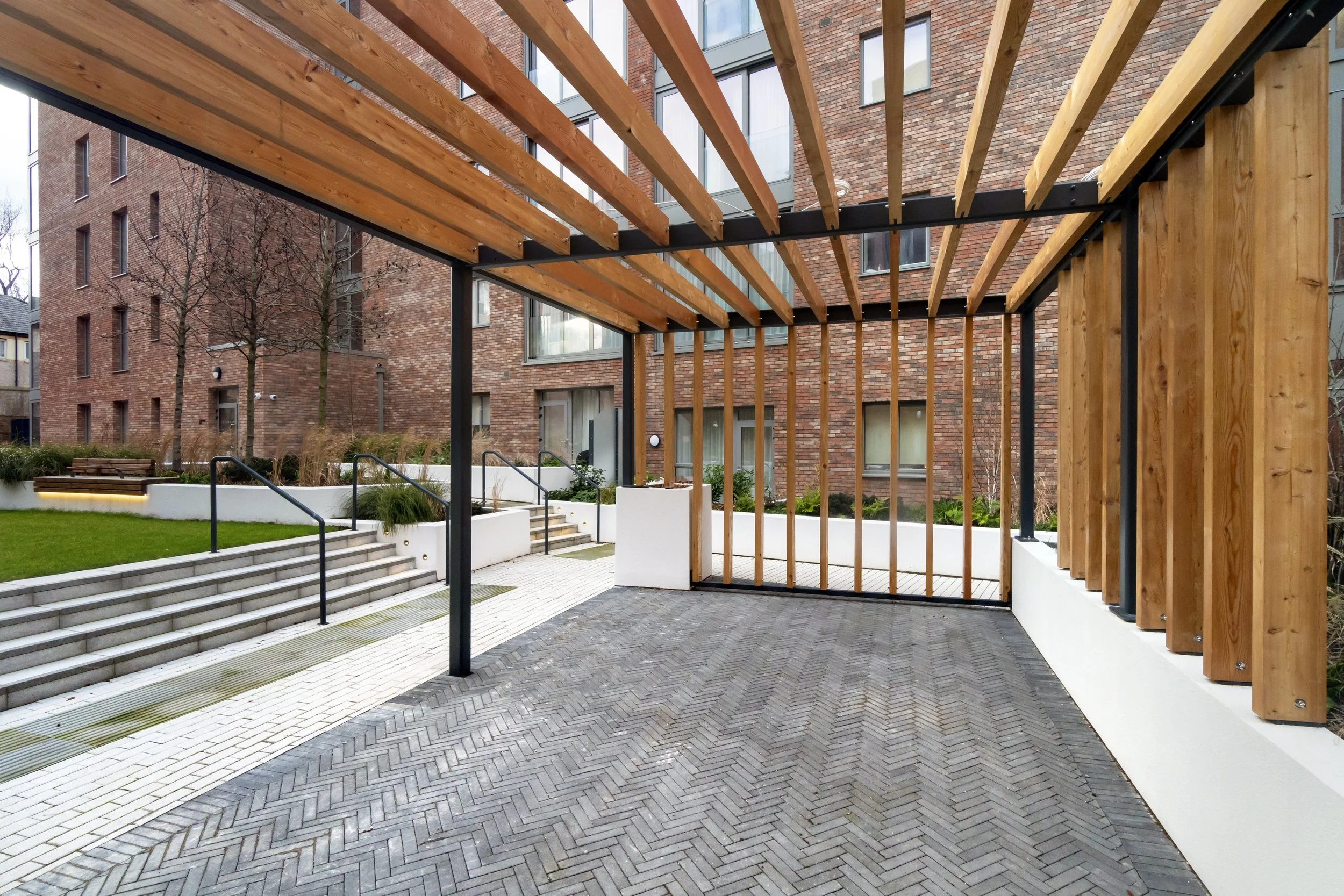 block_4_courtyard_pergola_5.jpg