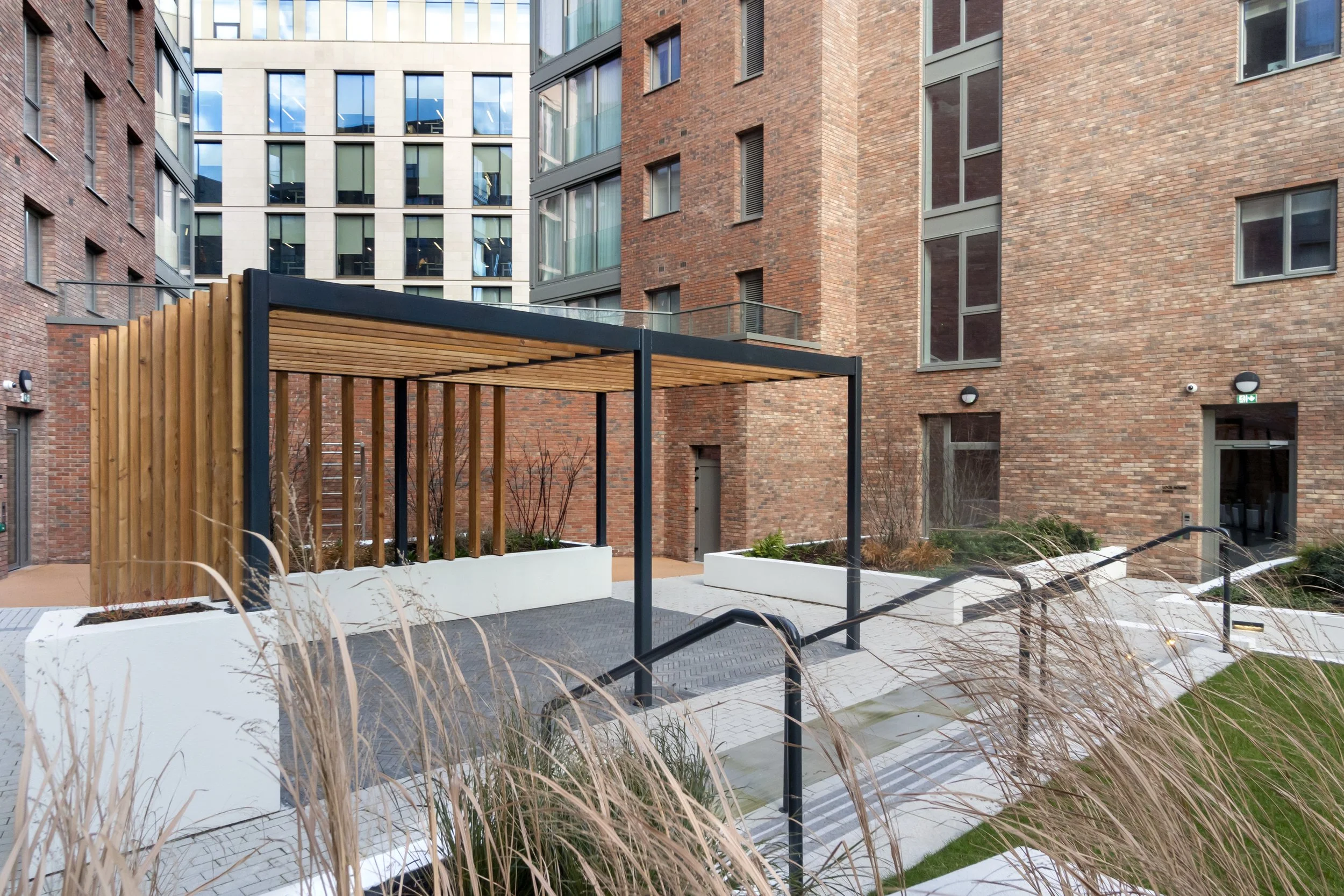 block_4_courtyard_pergola_4.jpg