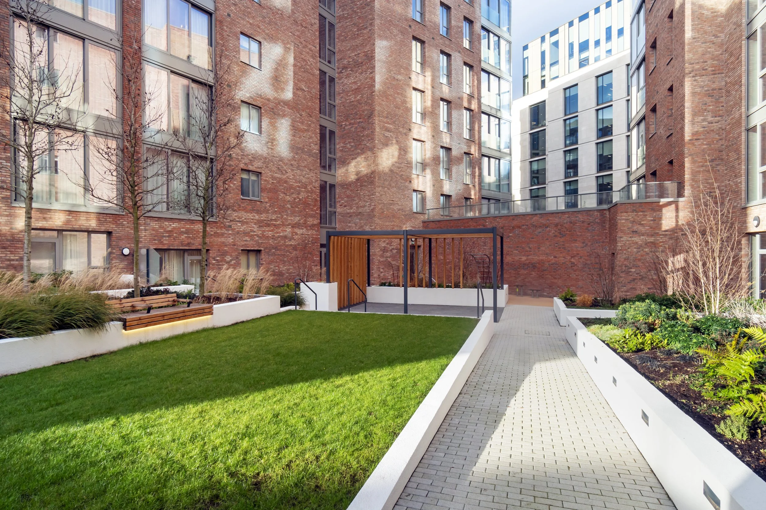 block_4_courtyard_pergola_1.jpg