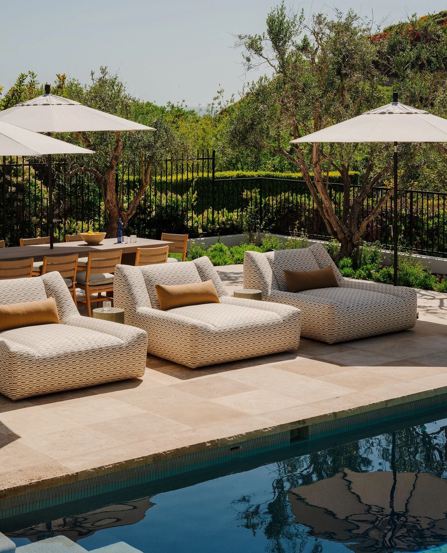 Weekend Plans 😎⁠ Check out our latest project in Corona del Mar with @morrisoninteriors @foubister_architects and @koheiddesign. ⁠
⁠
Explore more of this project at teamultimo.com!⁠
⁠
Build: @ultimodevelopment⁠
Design: @morrison_interiors⁠
Architect