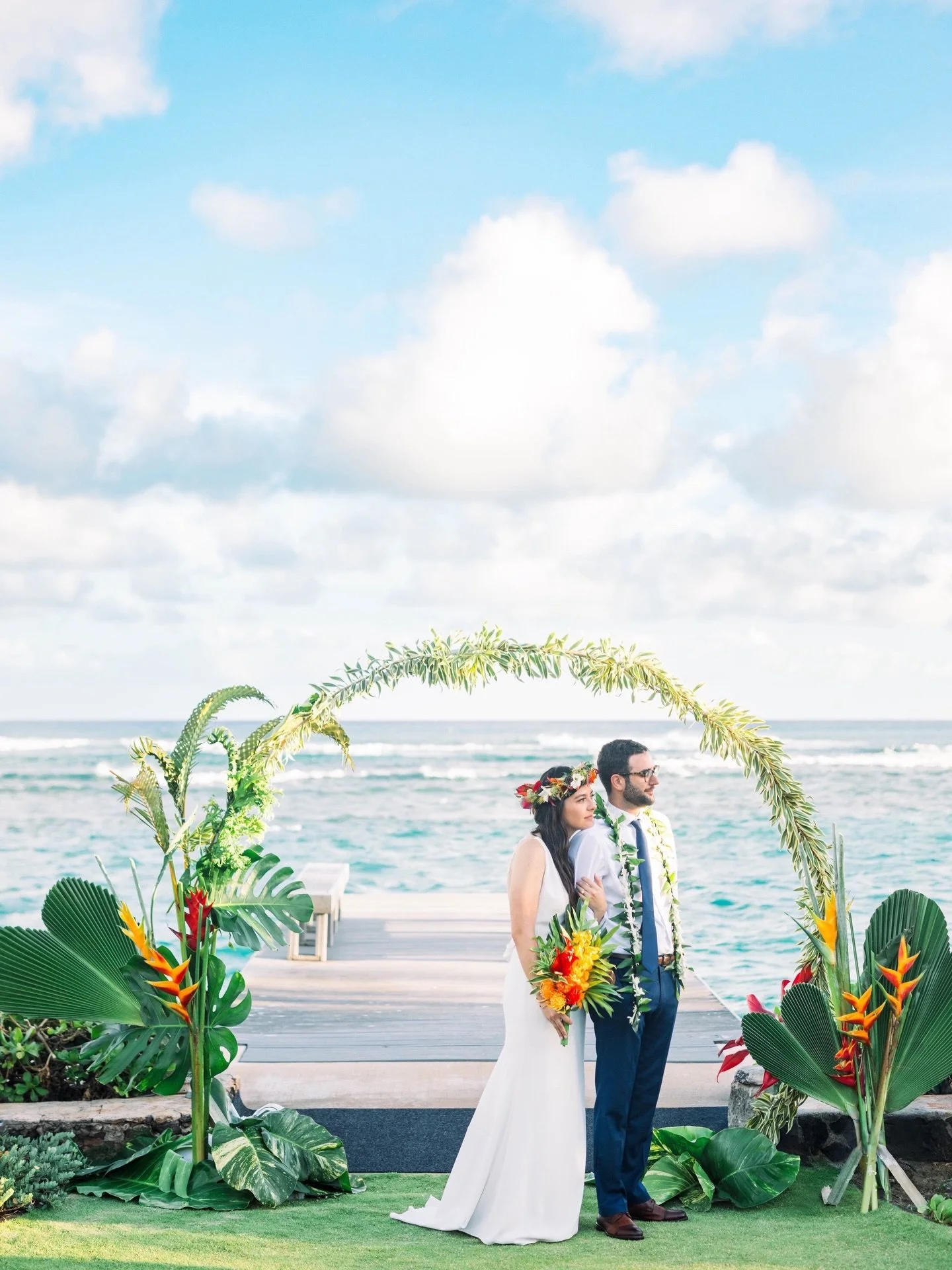 Ocean air, heartfelt vows, and a ceremony overlooking the sea 
A celebration at a private Hawaii estate, surrounded by loved ones 💕