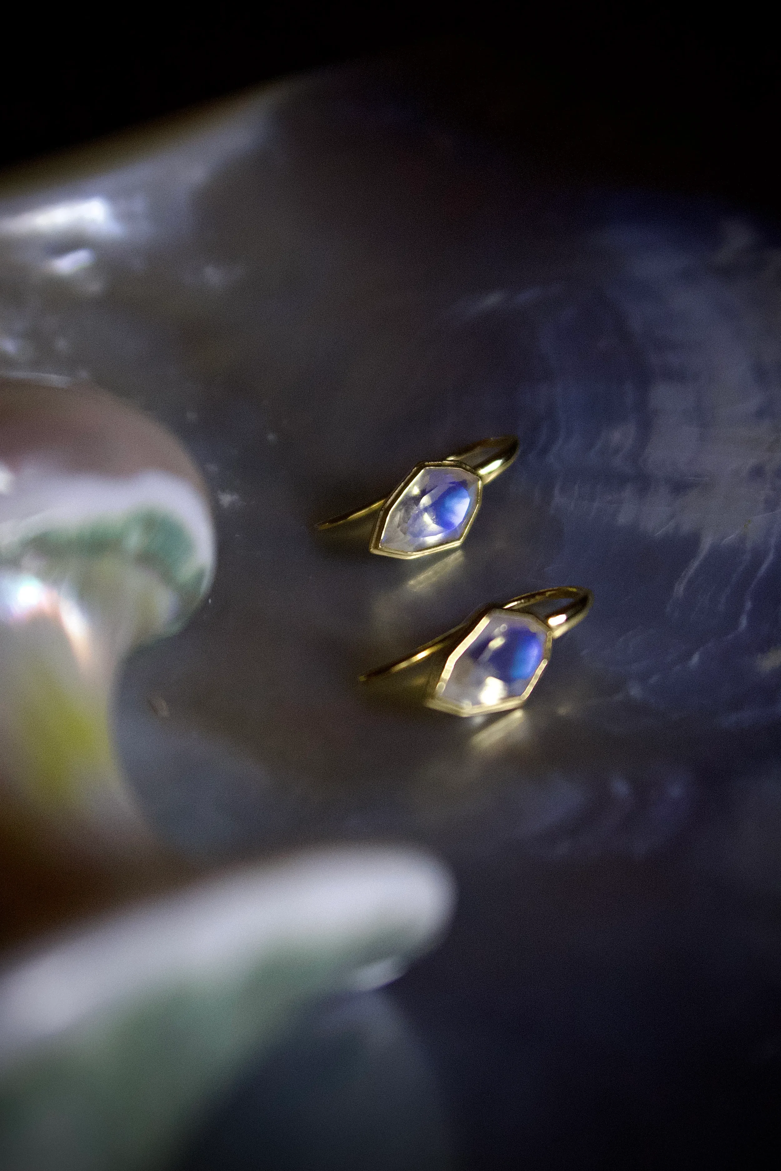 luna-earrings-yellow-gold-blue-moonstone-side.webp