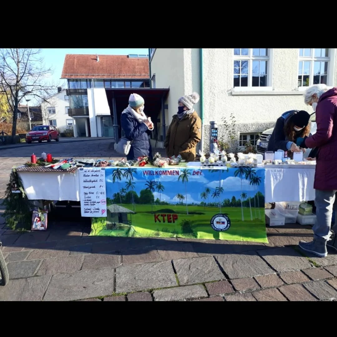 News 😊
Ab diesem Donnerstag sind wir wieder auf dem Kressbronner Wochenmarkt mit unseren tollen Seifen und Badebomben vertreten. 
Jeden Donnerstag auf dem Rathaus Platz in Kressbronn von 08:00 bis 12:00
Wir freuen uns auf Euch😊
#ktep #charity #soap