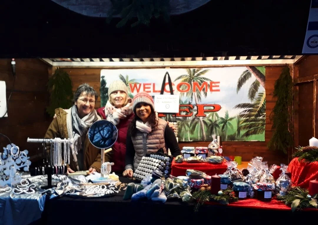 Wir sind heute wieder auf dem Weihnachtsmarkt in Kressbronn:) Genie&szlig;t unsere leckeren Fr&uuml;hlingsrollen und w&auml;rmt euch mit unserer warmen Kokossuppe. Ihr sucht noch Weihnachtsgeschenke? Dann werdet ihr bei uns sicher f&uuml;ndig. Wir ha