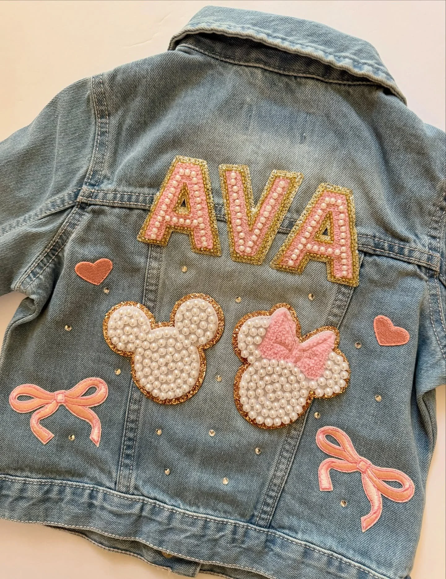 This jacket is an absolute showstopper! 💫 Loved bringing this one-of-a-kind custom design to life for a magical Disney trip! #disney #disneyworld #disneyland #disneybound #disneyfashion #customdisney