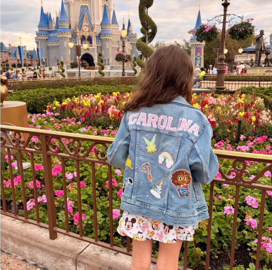 Disney snapshots will never get old ✨ Nothing beats seeing your littles living their most magical moments! Make your next trip even more unforgettable with a custom denim jacket made just for them 💫🪄