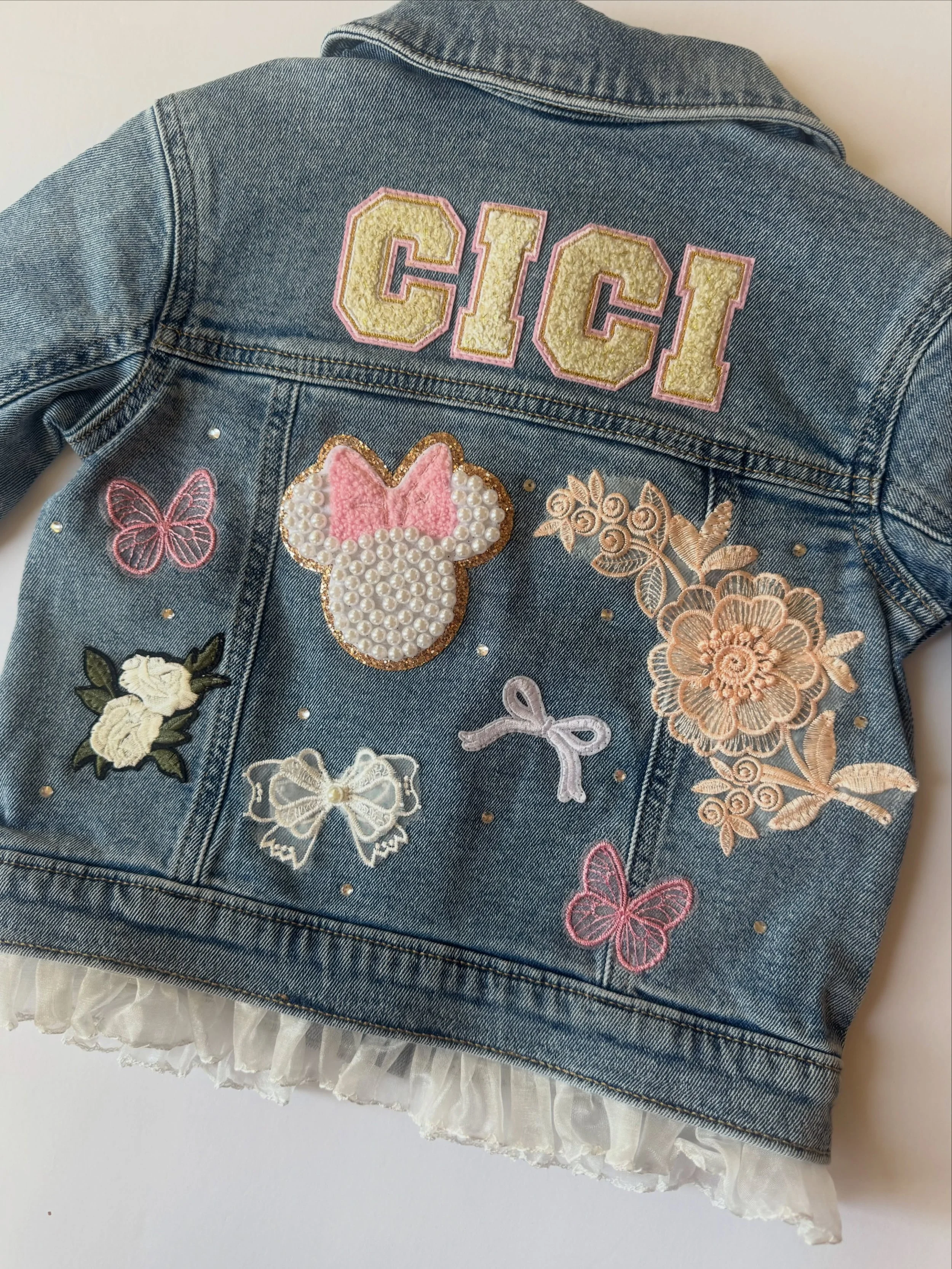 LoveShackFancy meets Pearl Minnie in the prettiest way possible ✨🎀💕 Layers of sparkle, dreamy details, and a little extra magic make this design an absolute favorite 🫶