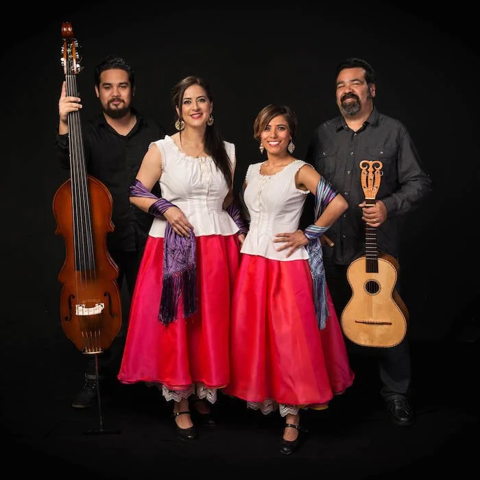 Los Cenzontles
