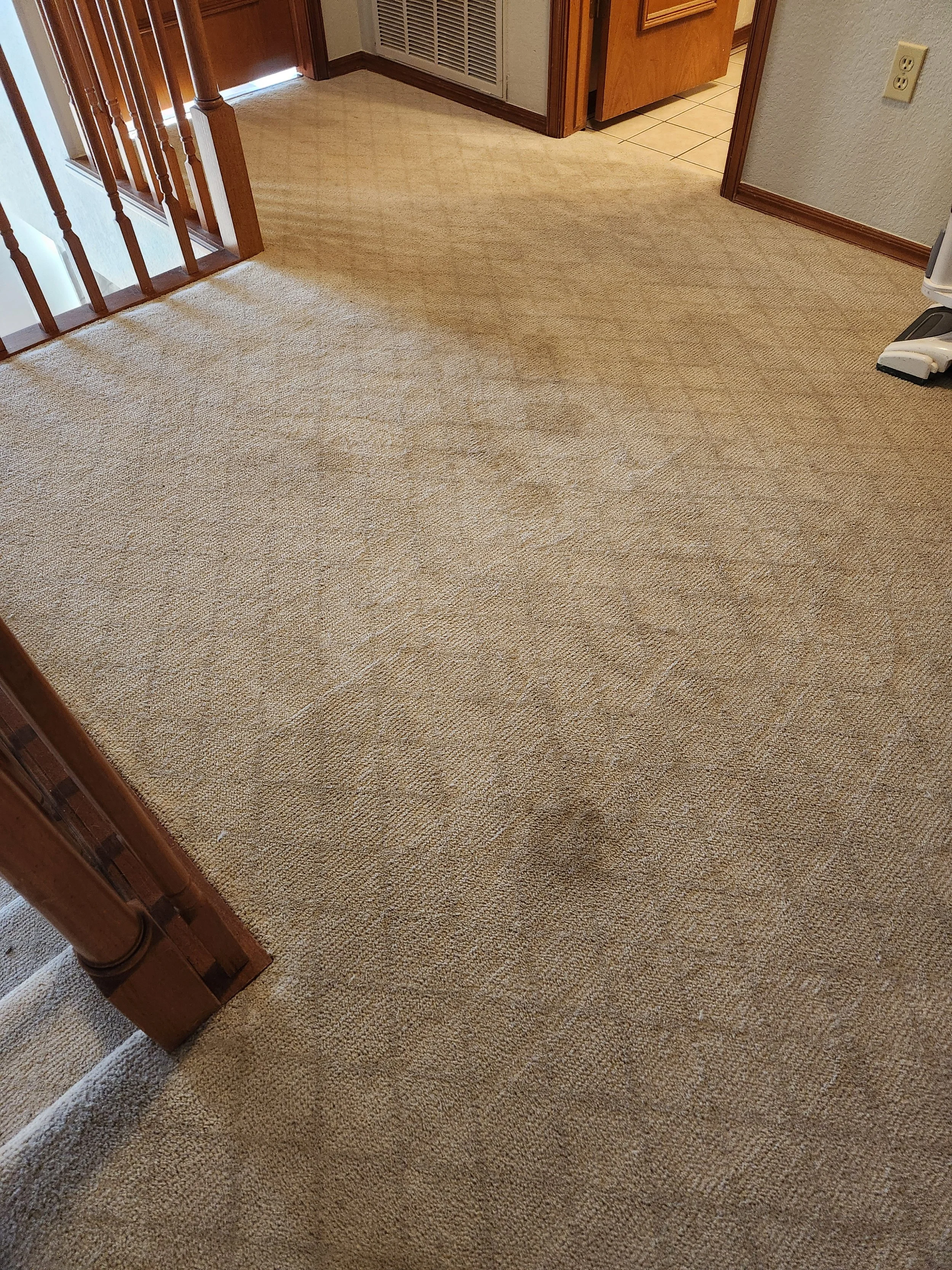 20251229_084650-landing-before-norman-ok-carpet-cleaning.jpg