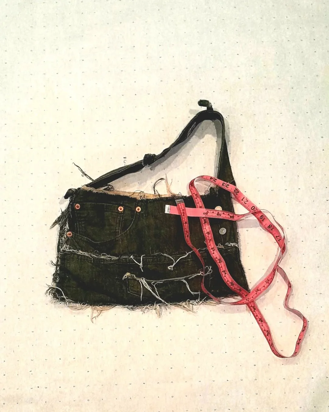 Ready to create? 

For the upcoming Upcycling Workshop, here's what to bring:

Your old clothes,  think gently used items you would want to receive. The clothing swap will be a great time to meet new friends and gather your upcycling supplies. 

Don'