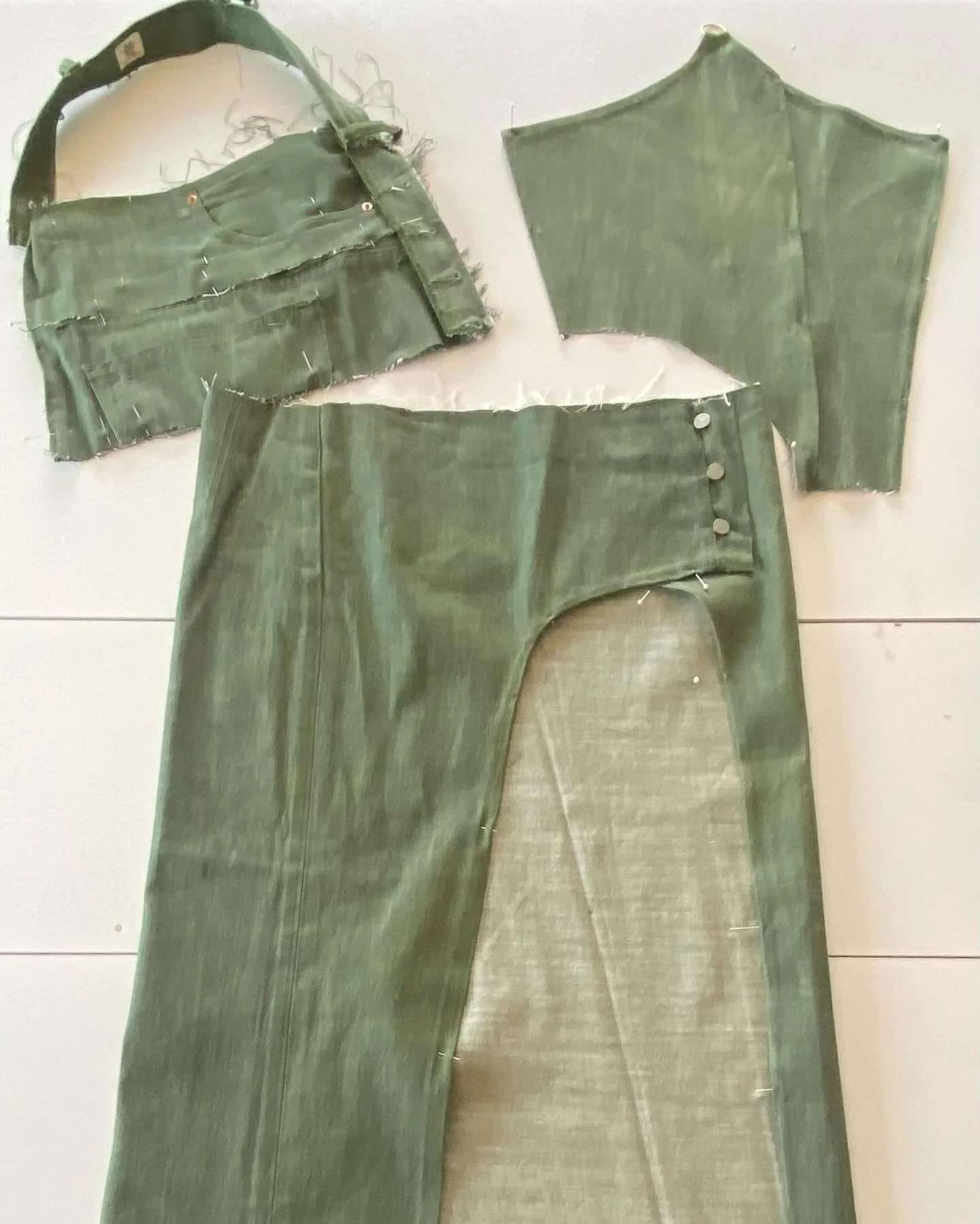 Transforming classic denim into sustainable style: where performance meets purpose.

This was such a fun project! Supporting and collaborating, a local Los Angeles musician. Jazzera has such a unique style and it was a pleasure to create something th