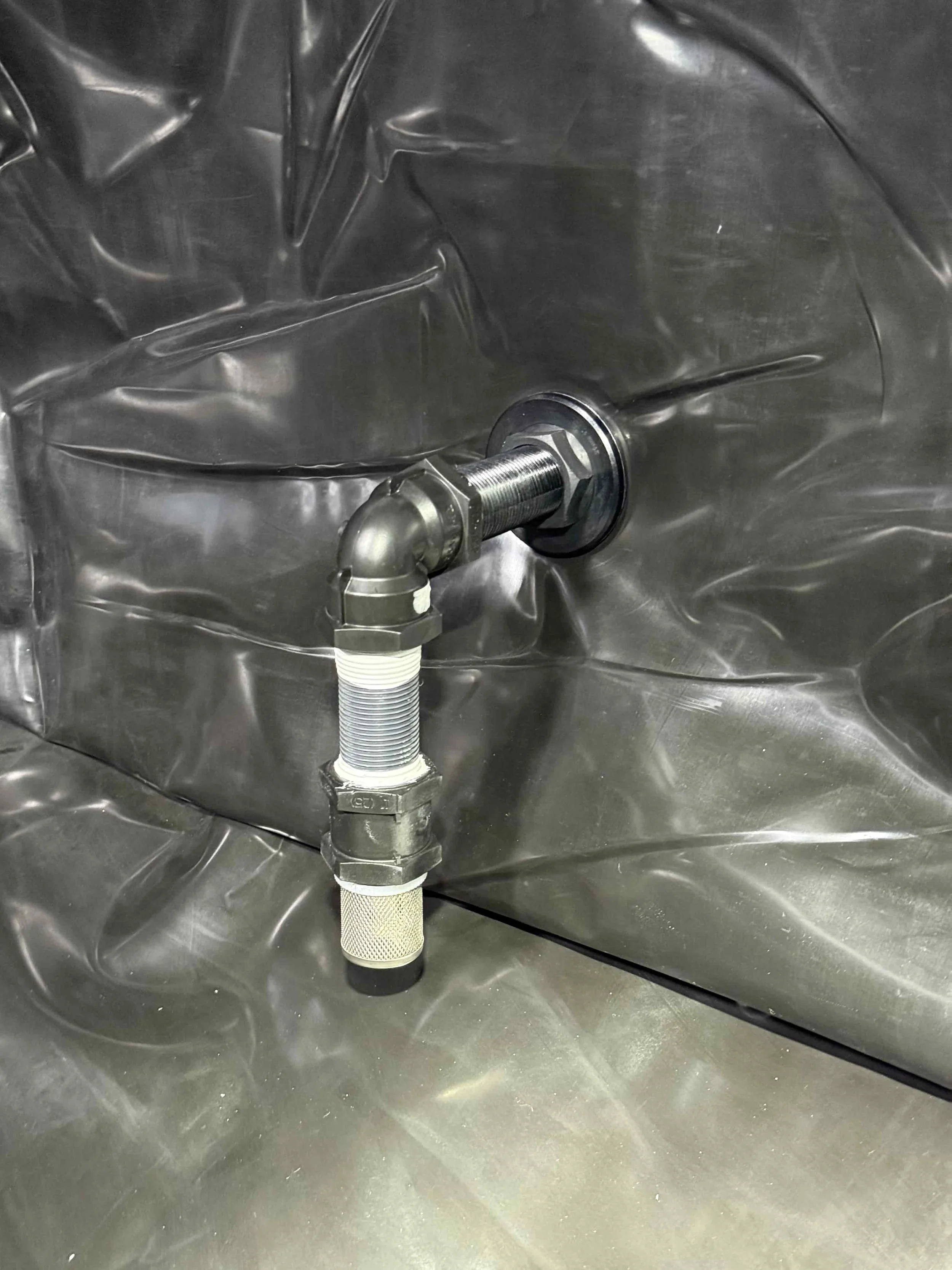 Replacement outlet fitting with internal riser & Stainless valve screen.