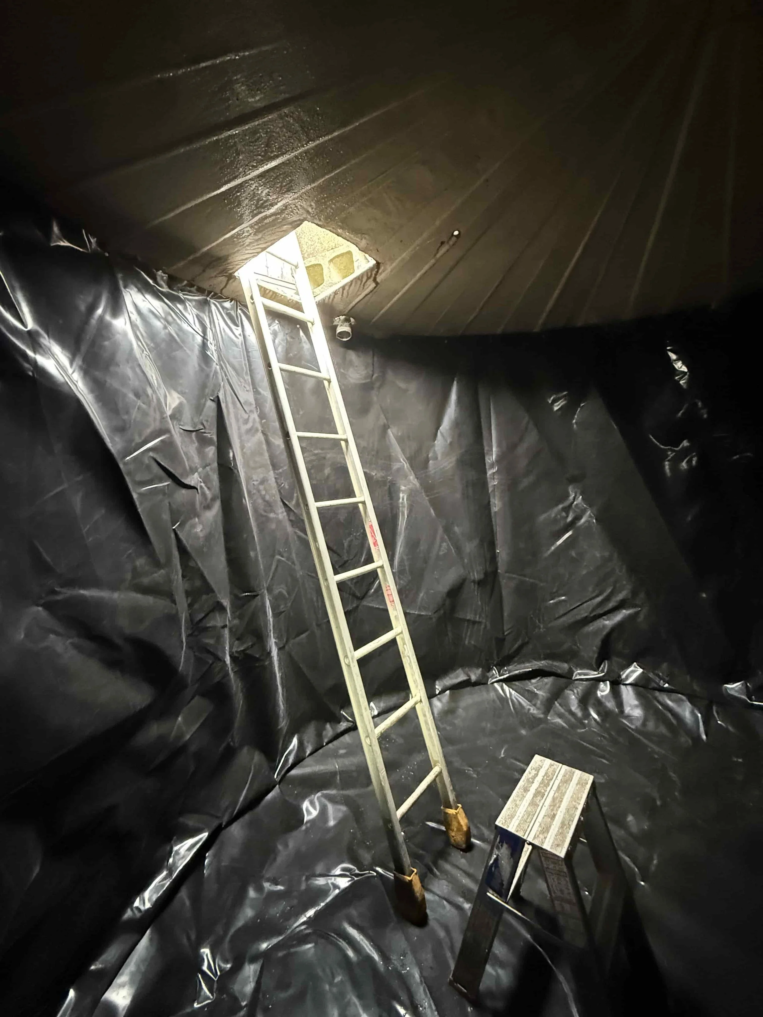 Tankliner installed to a standard cylindrical tank