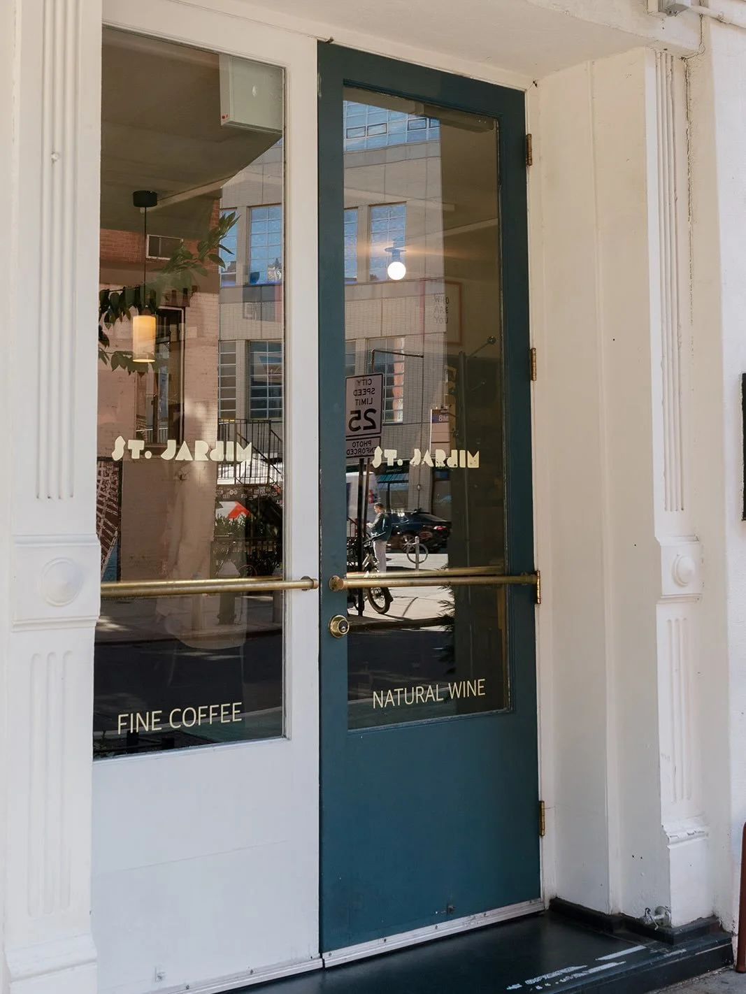 West Village mornings with Karina and Aaron ☕️

#nycengagement #nycphotographer #stjardim